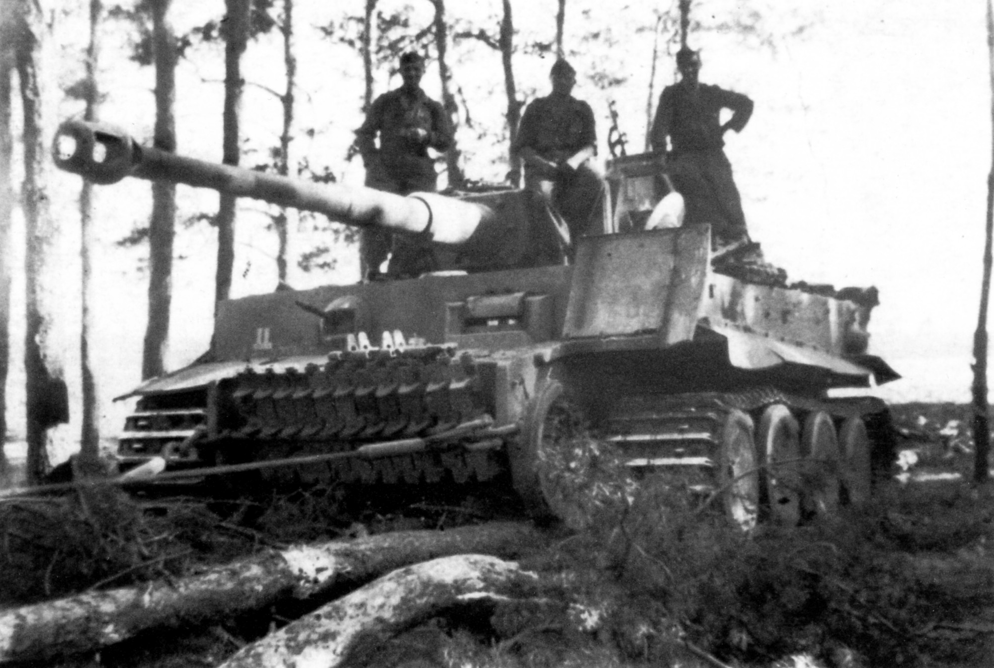 A Das Reich Tiger I crew 