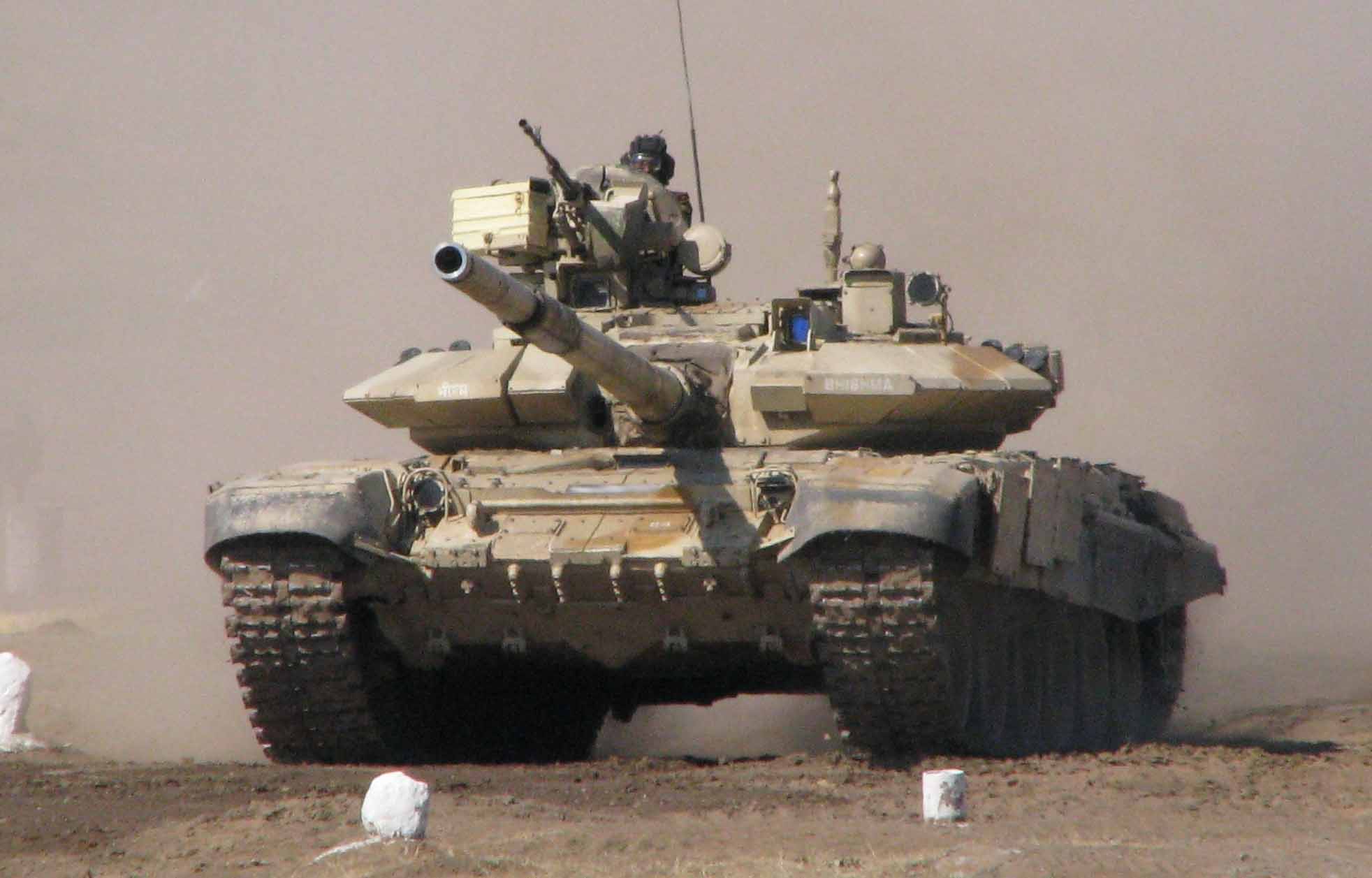 Artillery tanks photo