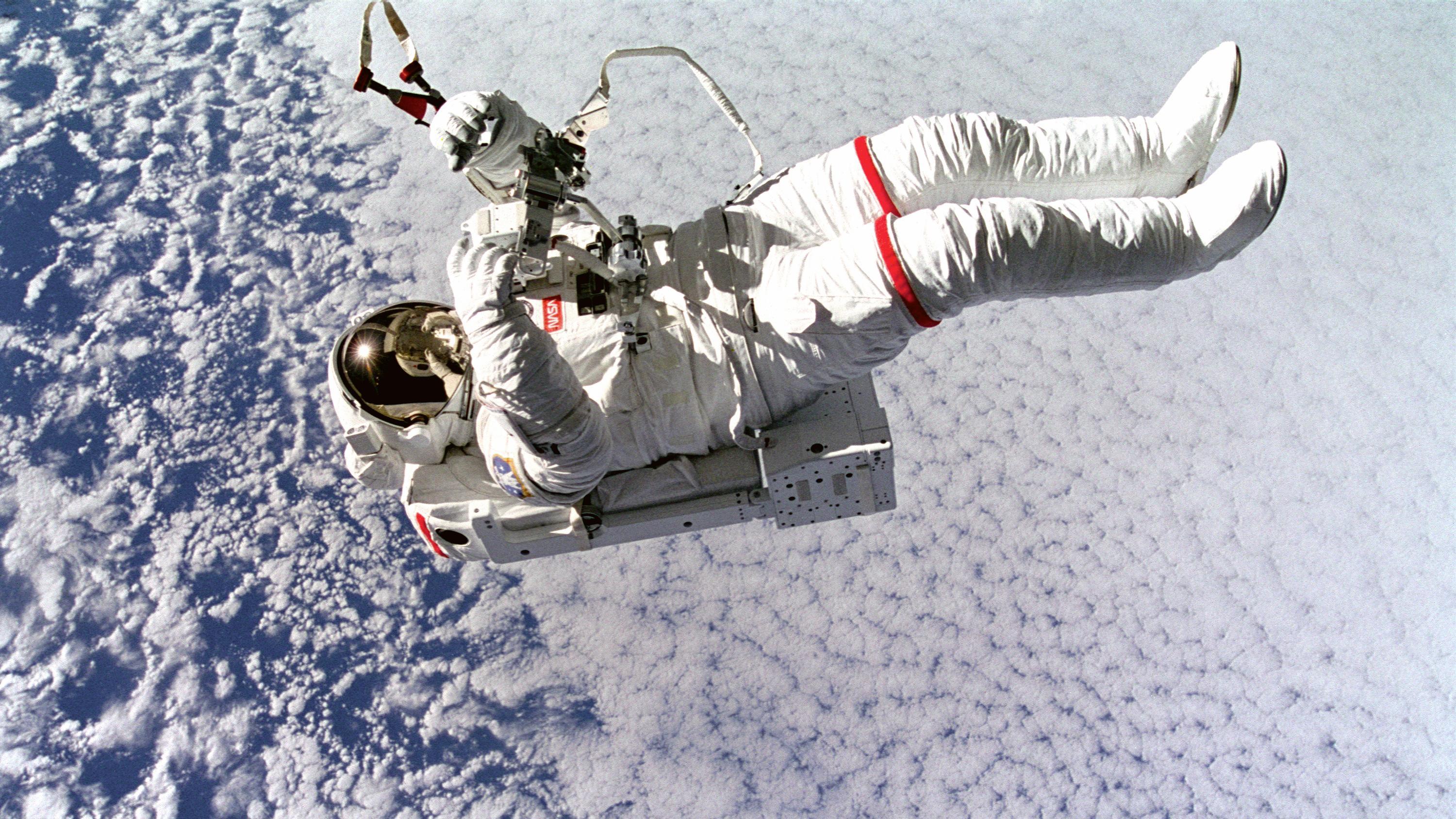 NASA Astronaut: Spacewalk Like Wall-E with 