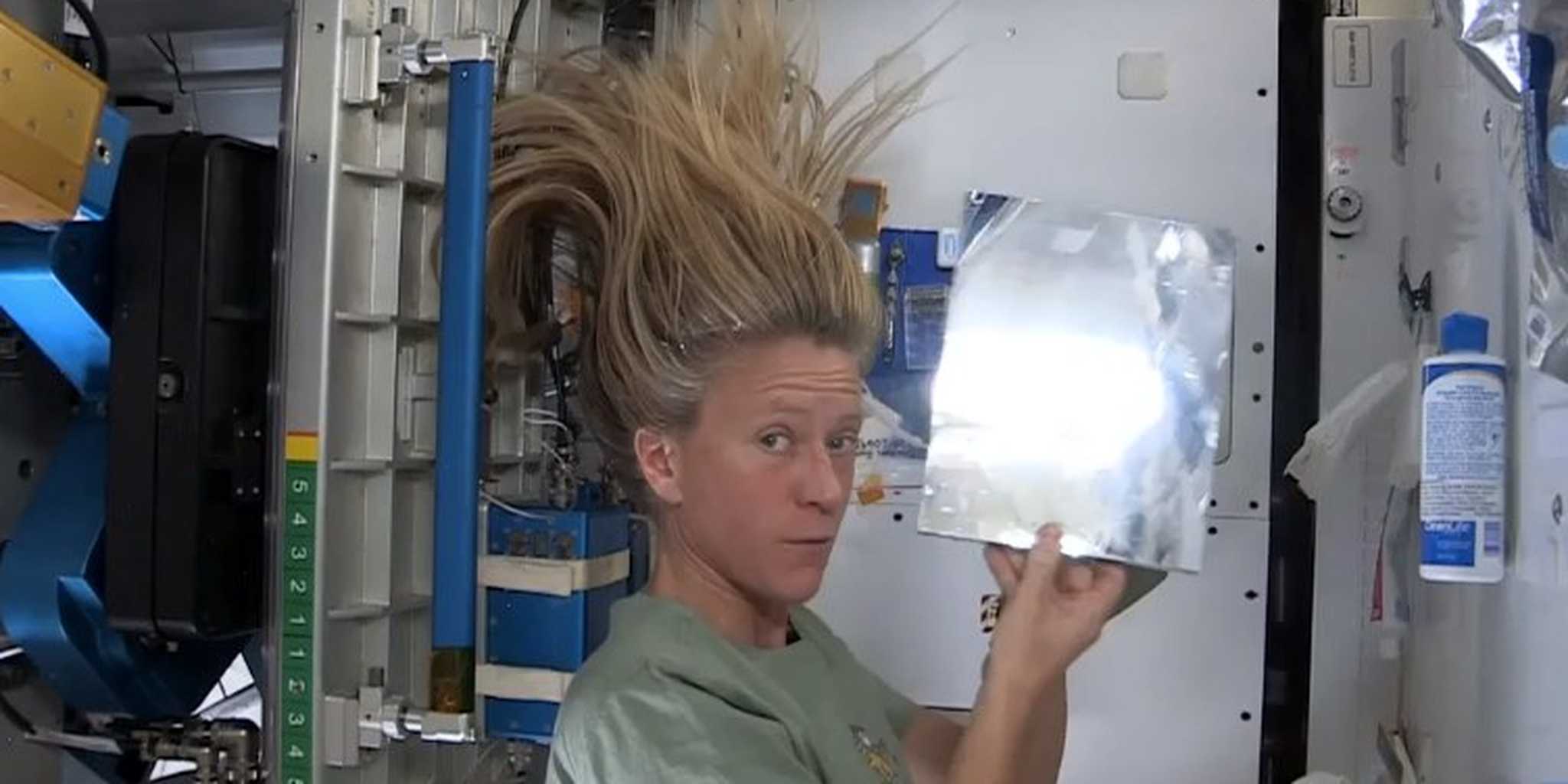 NASA astronaut shows you how to wash your hair in space | The Daily Dot