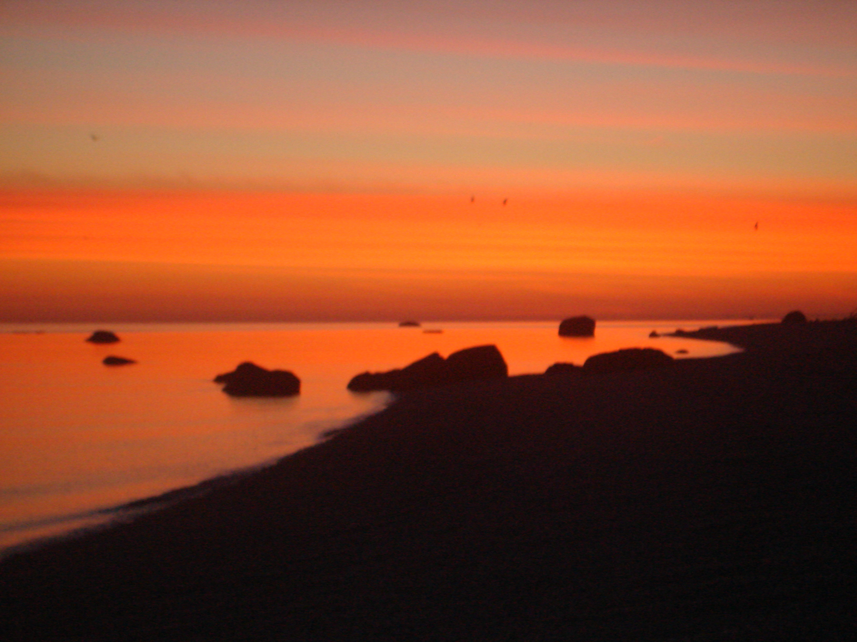 File:Miller Place Beach at Dawn; Red Sky.JPG - Wikimedia Commons
