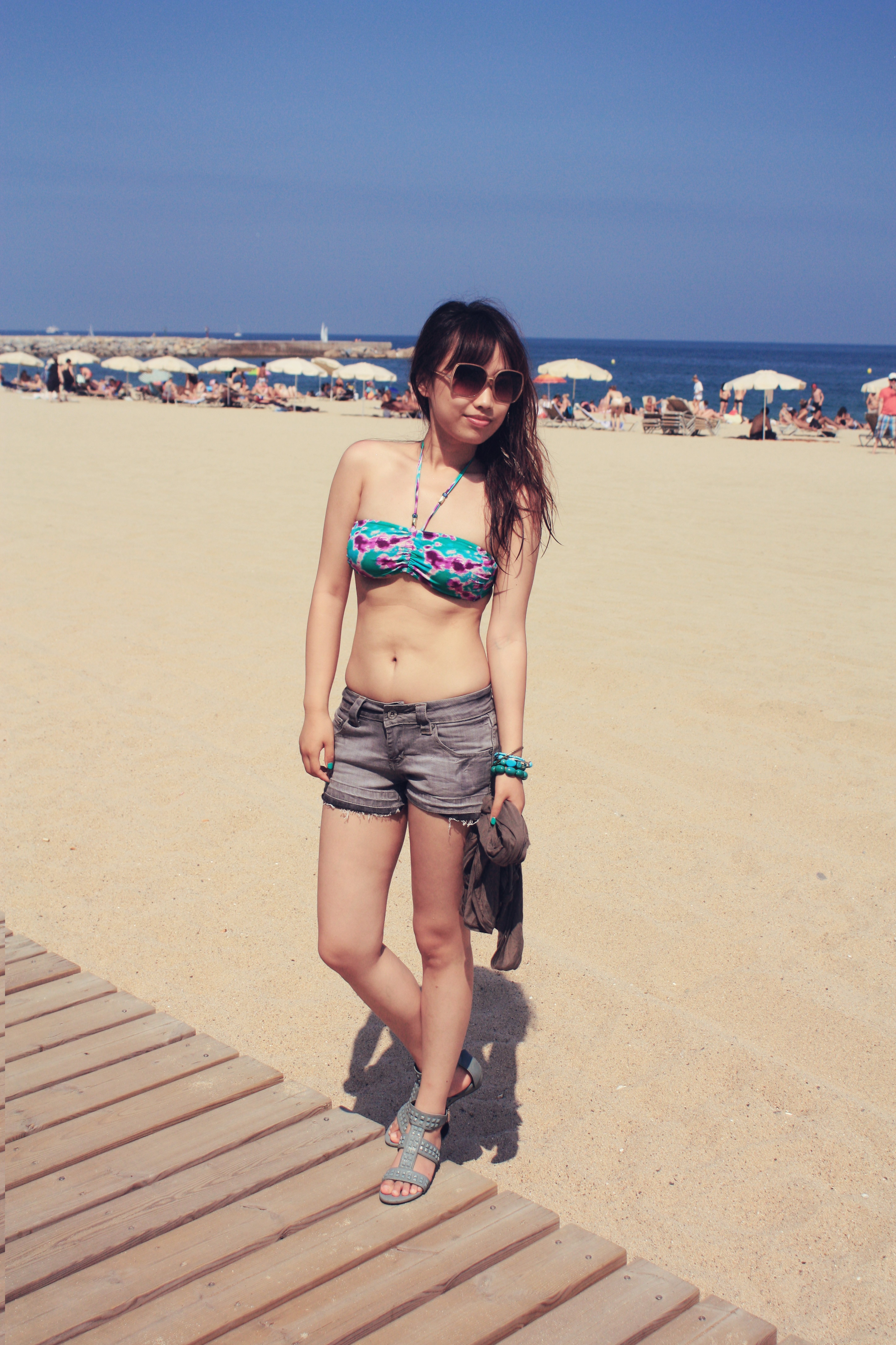 File:At the beach in Barcelona.jpg - Wikimedia Commons