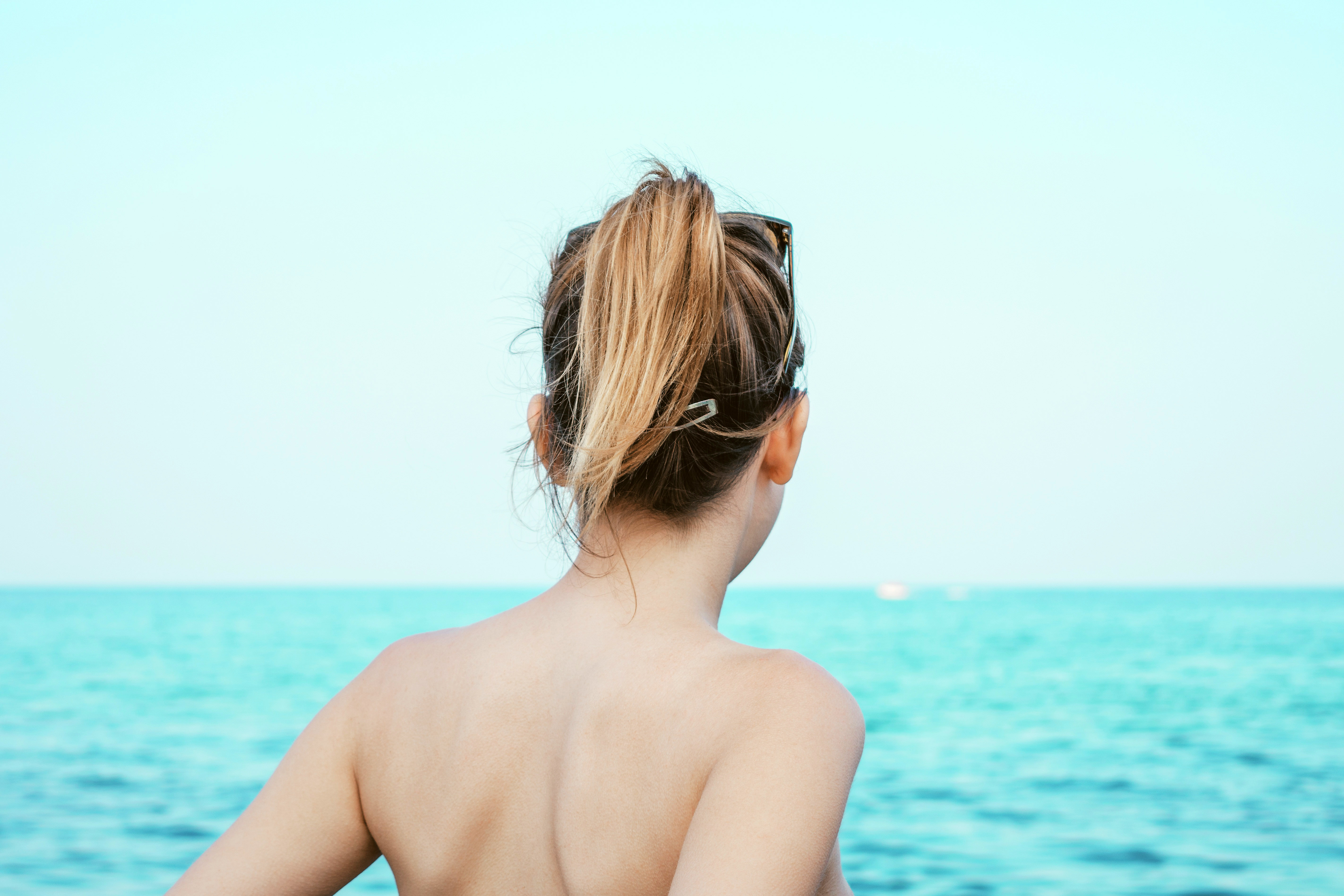 Back of a girl at the beach image - Free stock photo - Public Domain ...