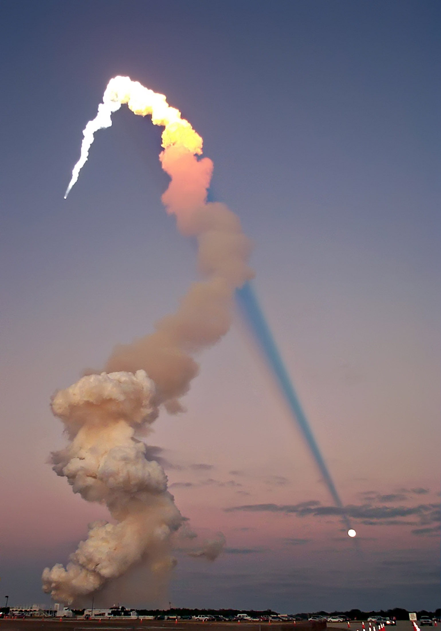 File:Atlantis launch plume edit.jpg - Wikipedia