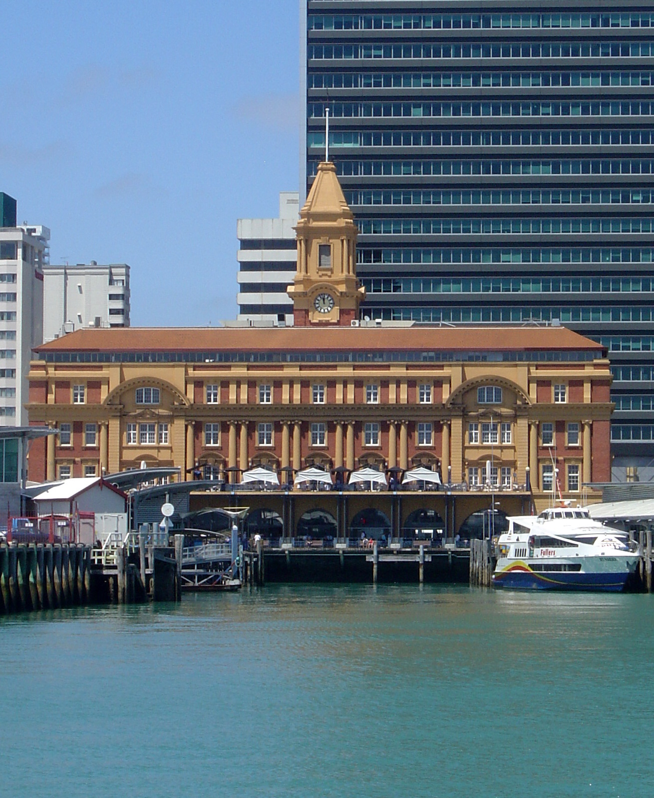 File:Auckland Ferry Building.JPG - Wikimedia Commons
