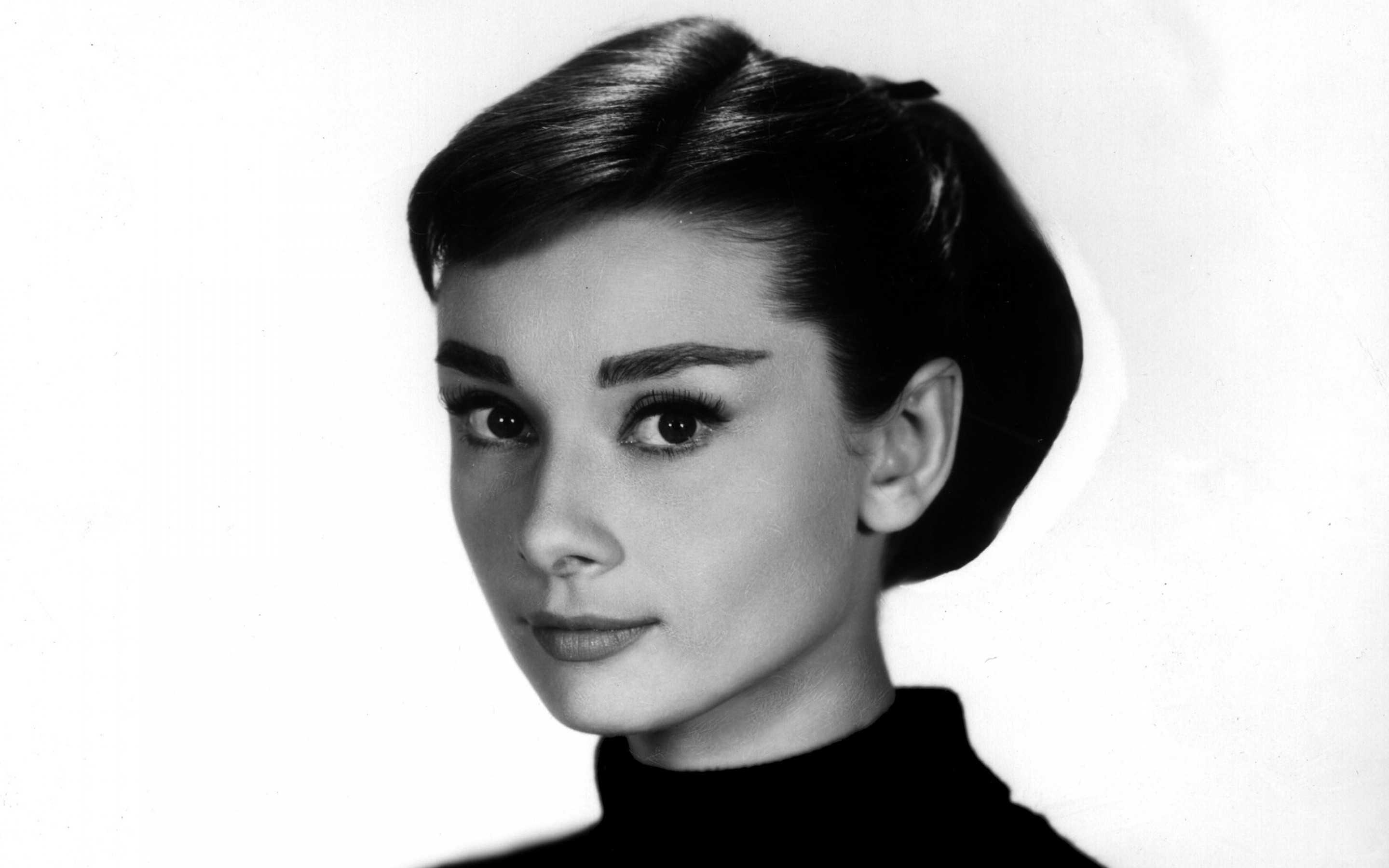Audrey-Hepburn-Portrait-Everything Audrey (5) - Everything Audrey ...