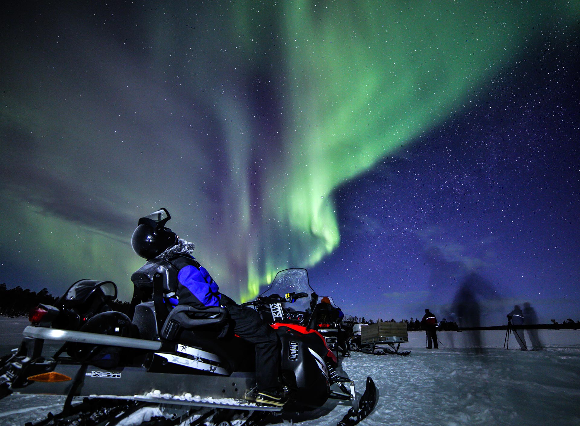 Aurora Hunting by Snowmobile 3h [A3] – Northern Lights Village