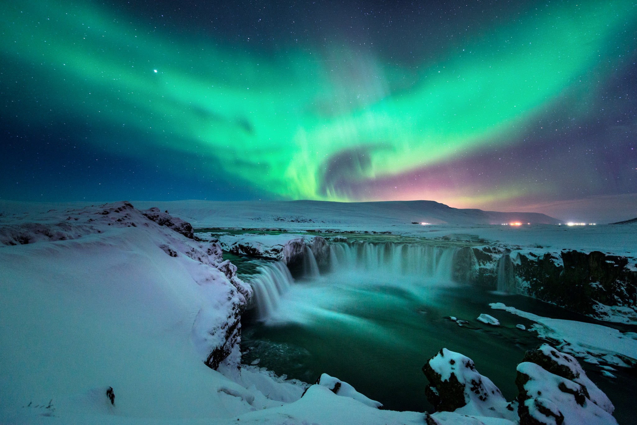 The BEST Places to See The Northern Lights - Thrifty Nomads