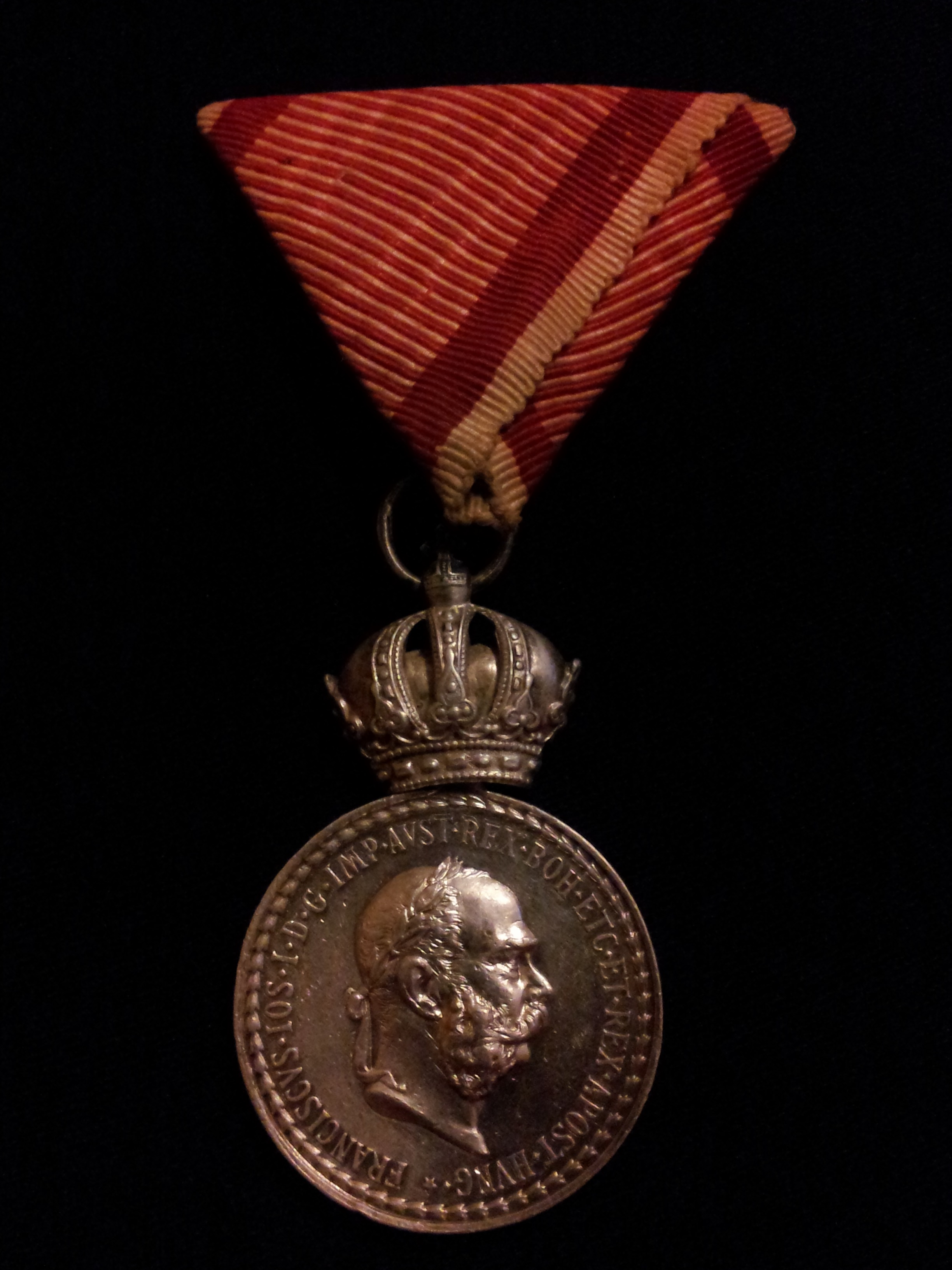 File:Signum Laudis - the Military Merit Medal Austria-Hungary.jpg ...