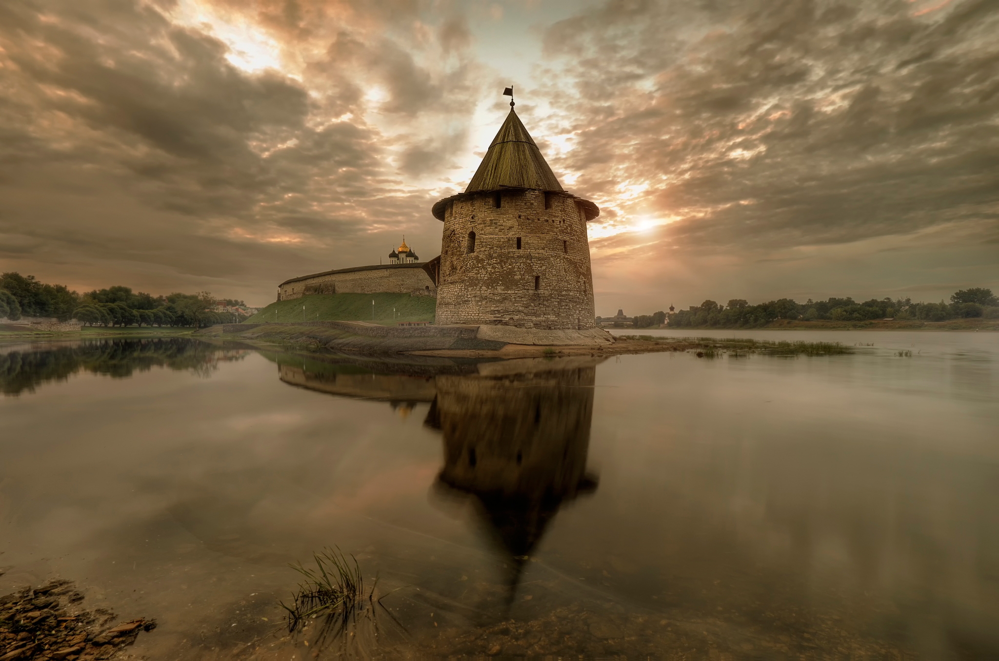 Wallpaper Russia, sunrise, Pskov, autumn, clouds, fortress, river ...