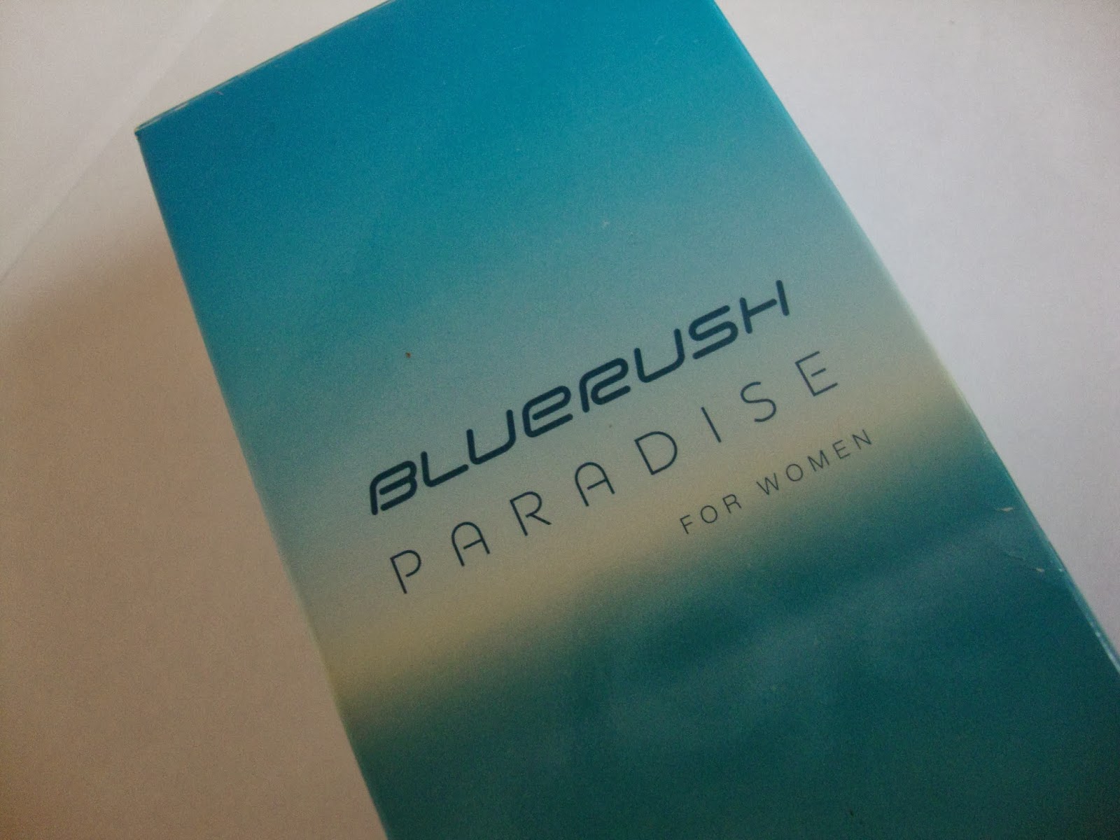 Blog da Teeh: Colônia Blue Rush - Paradise