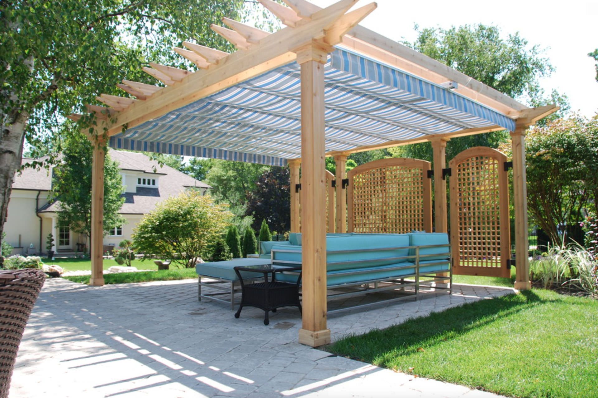 Retractable Canopy or Awning: What's the Difference?