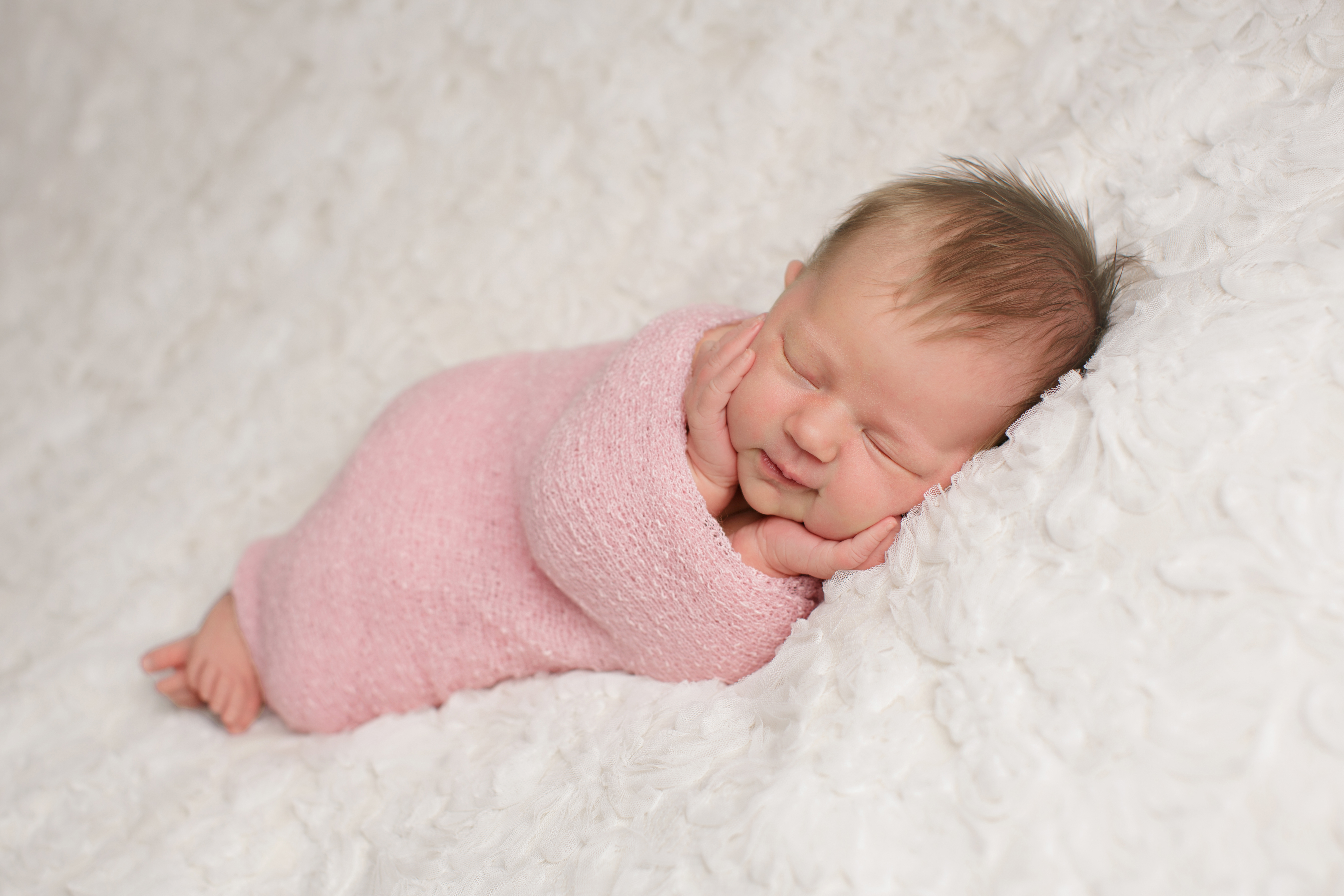Newborn sleep - Baby Sleep Solutions by Amelia Hunter