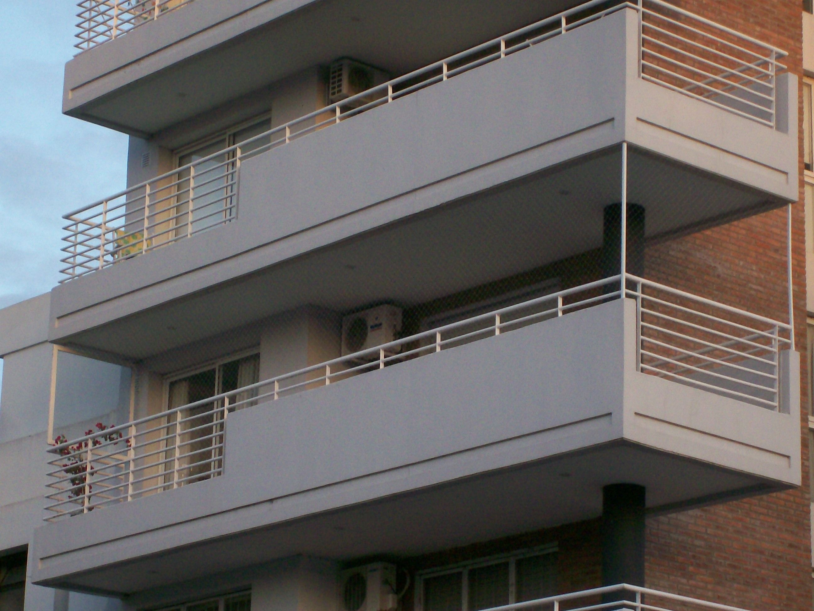 Netzen in balconies! A SAFETY CONCEPT THAT DOES NOT COMPROMISE THE ...