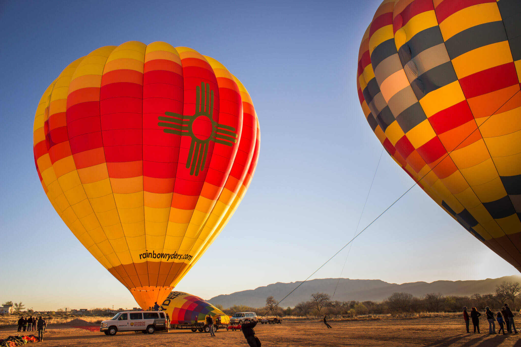 Hot Air Balloon Rides in Albuquerque - Rainbow Ryders