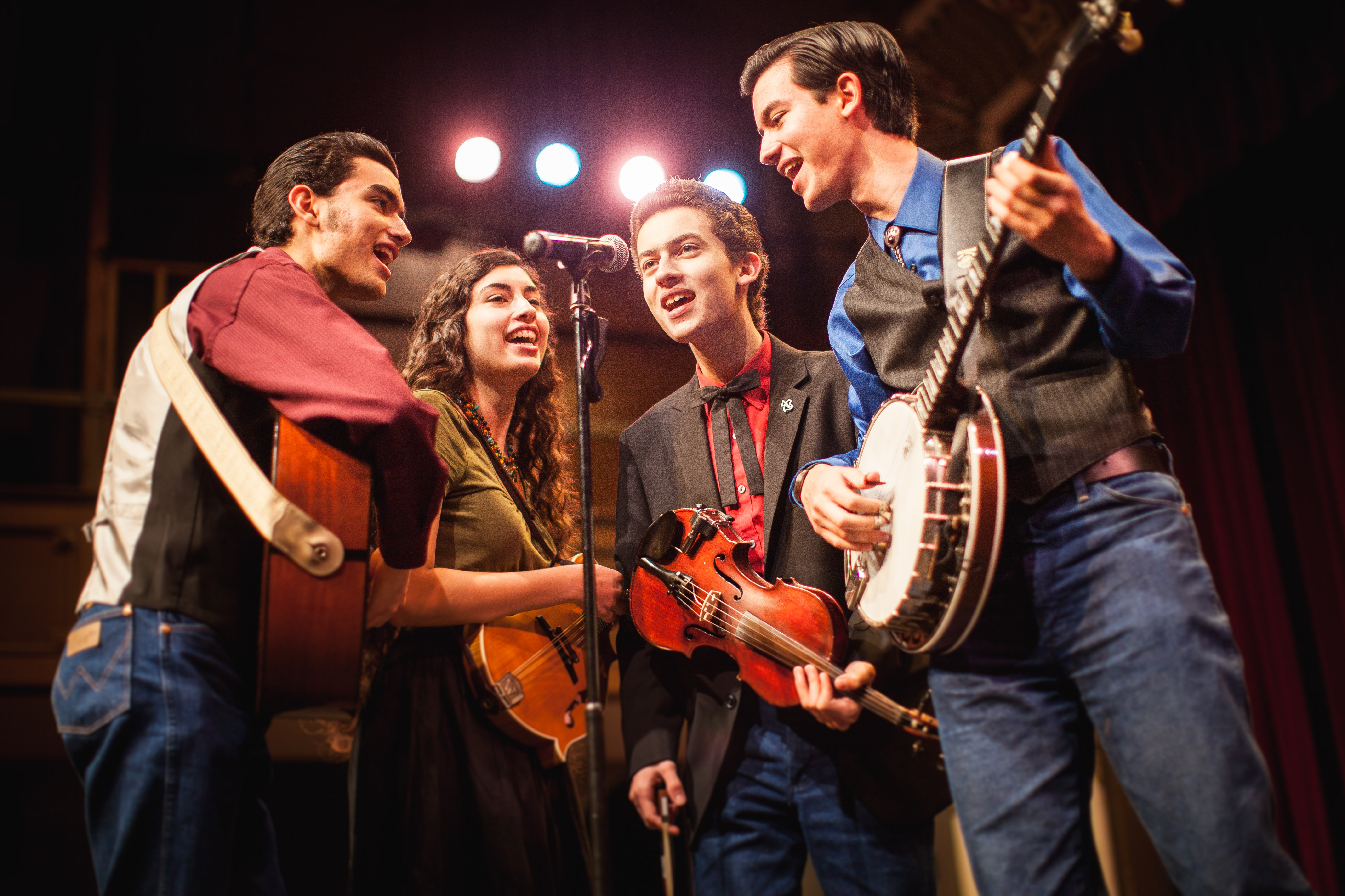 Bluegrass-Playing Siblings Share a Bond and a Dream in Harmony ...