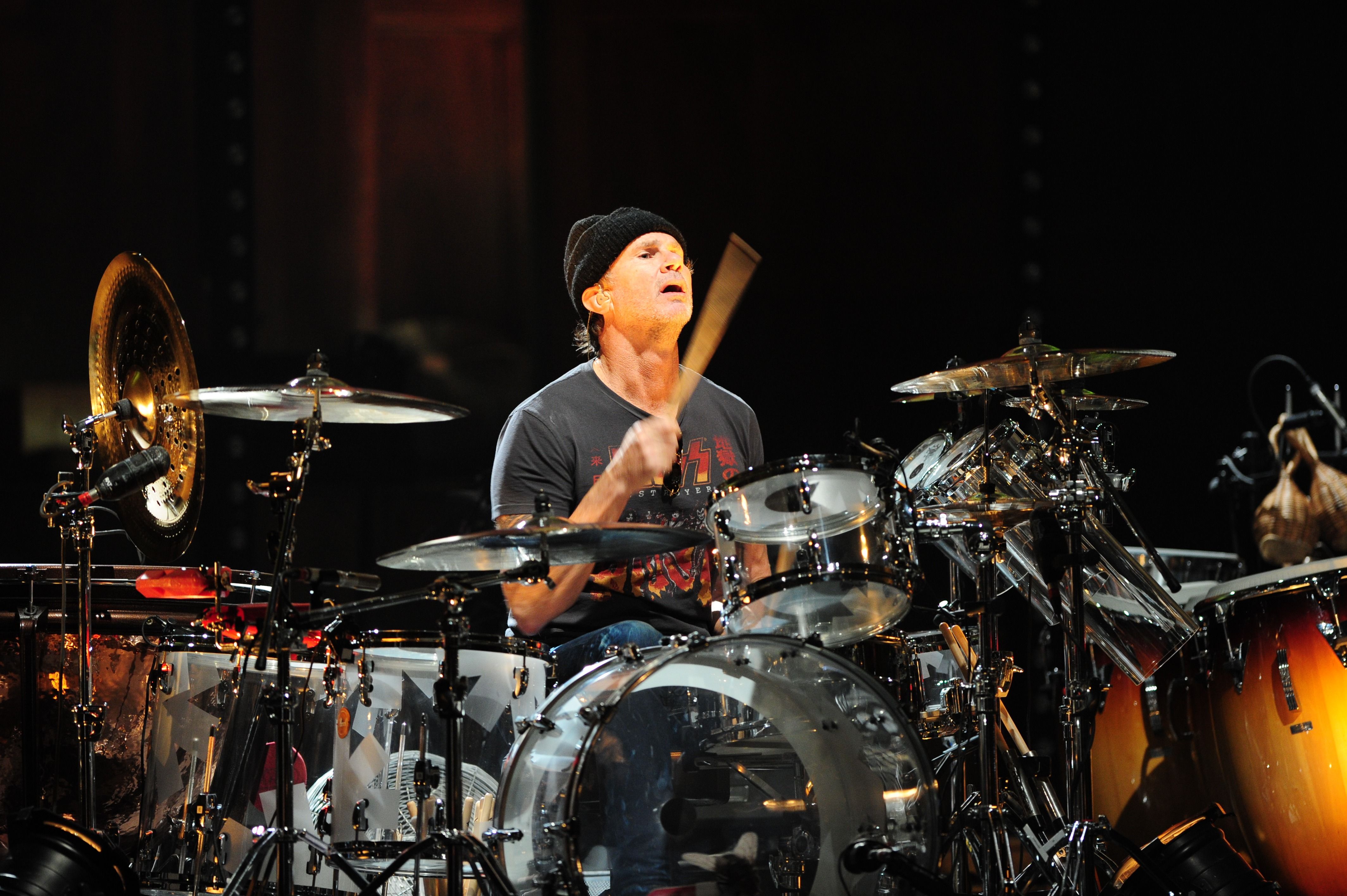 rock drummers drumming | Drummer Chad Smith of the US rock band R ...