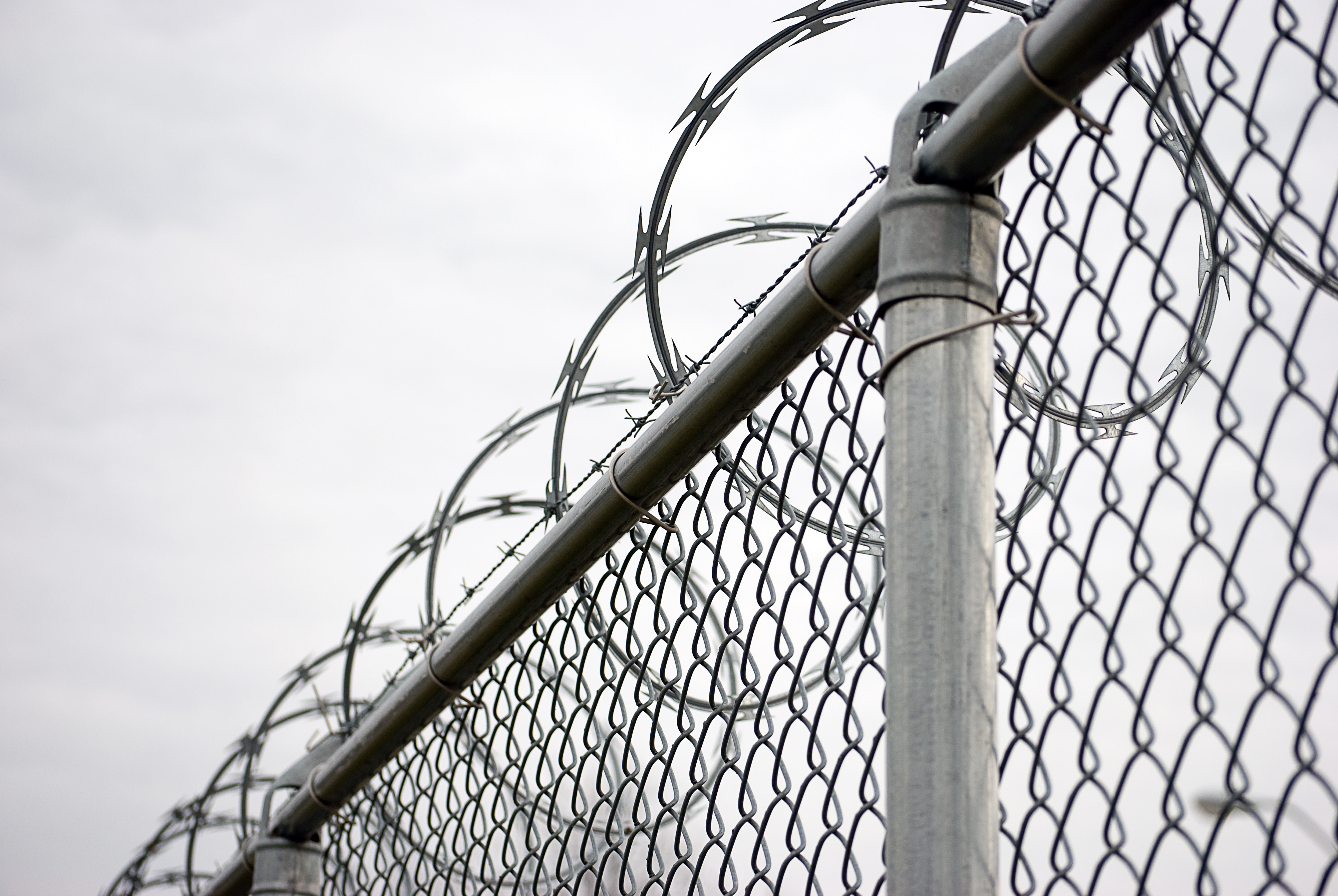 4 Advantages of Barbed Wire and Razor Ribbon Fences