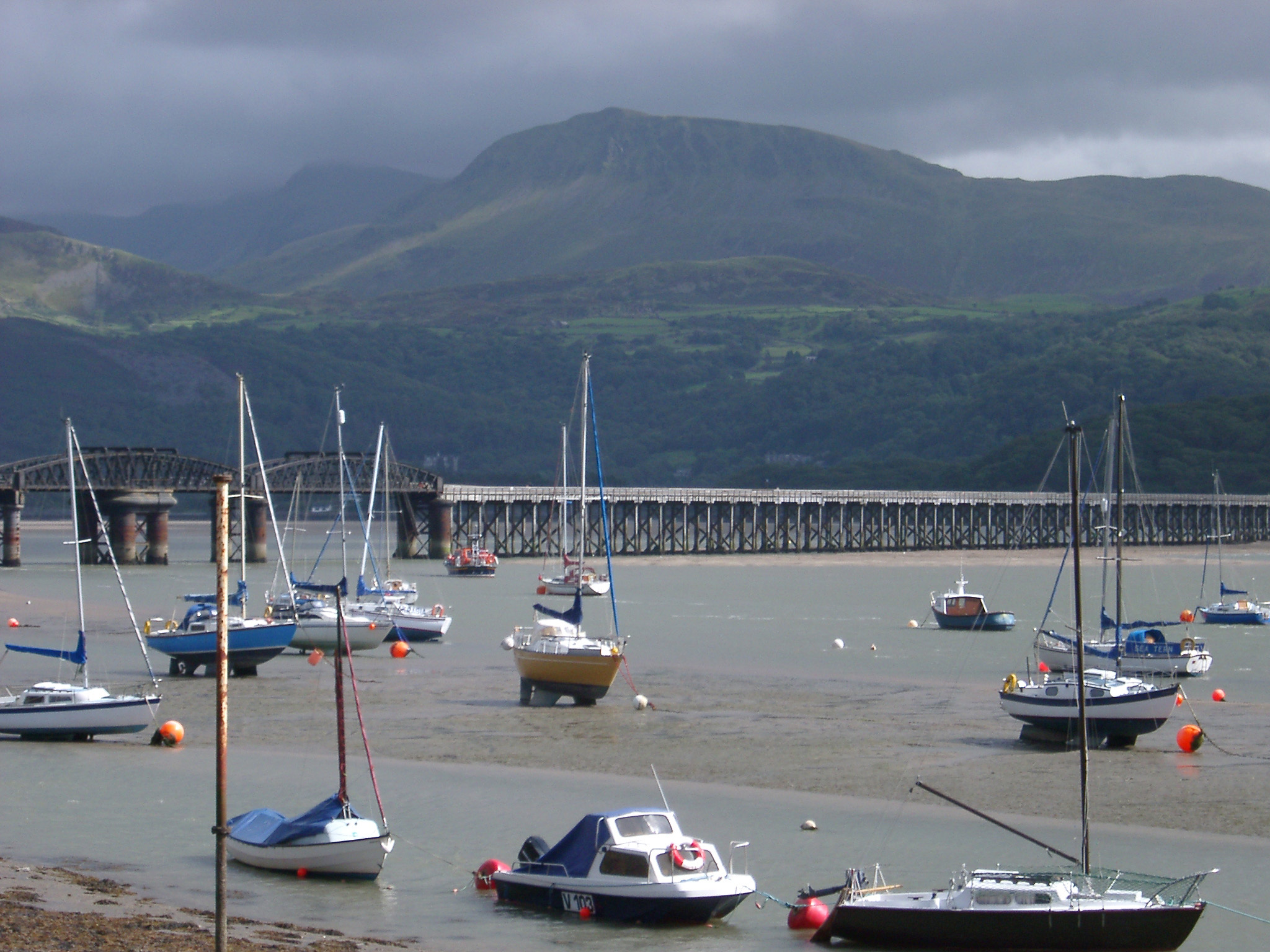 Free Stock photo of Fishing boats moored in the harbour at Barmouth ...