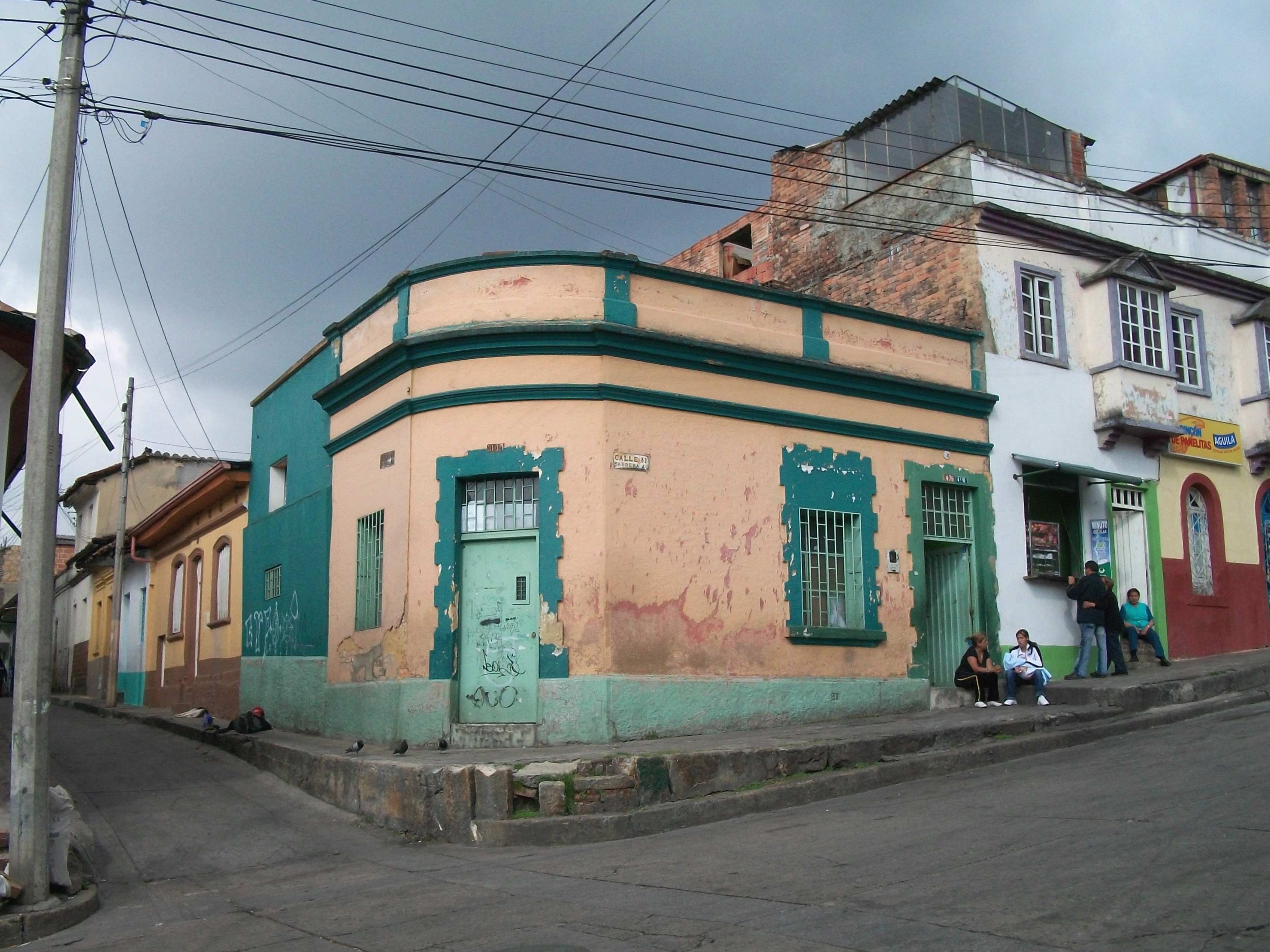 File:Bogotá barrio La Perseverancia.JPG - Wikimedia Commons