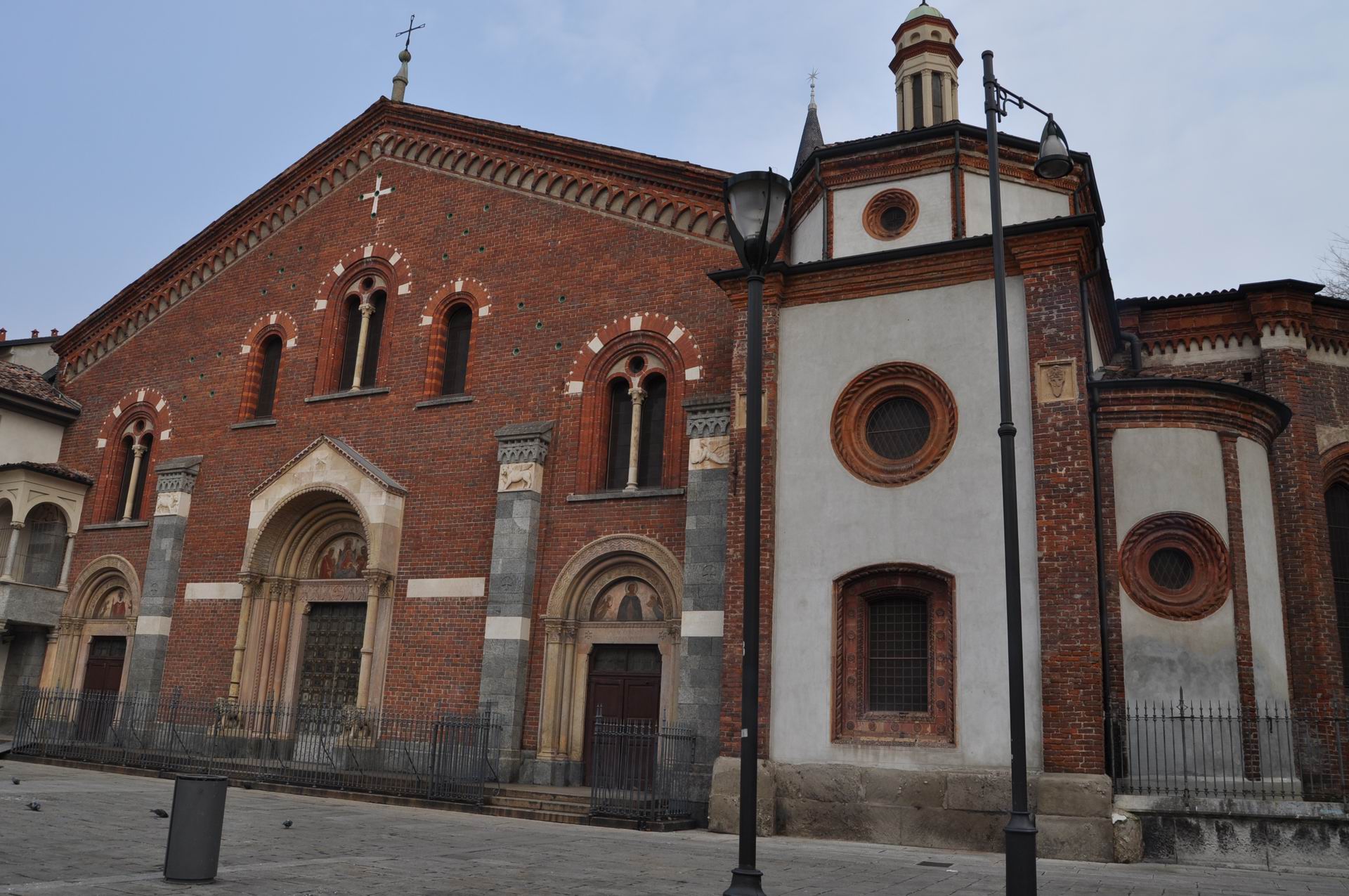 The Basilica of Sant'Eustorgio - Chiostri di Sant'Eustorgio