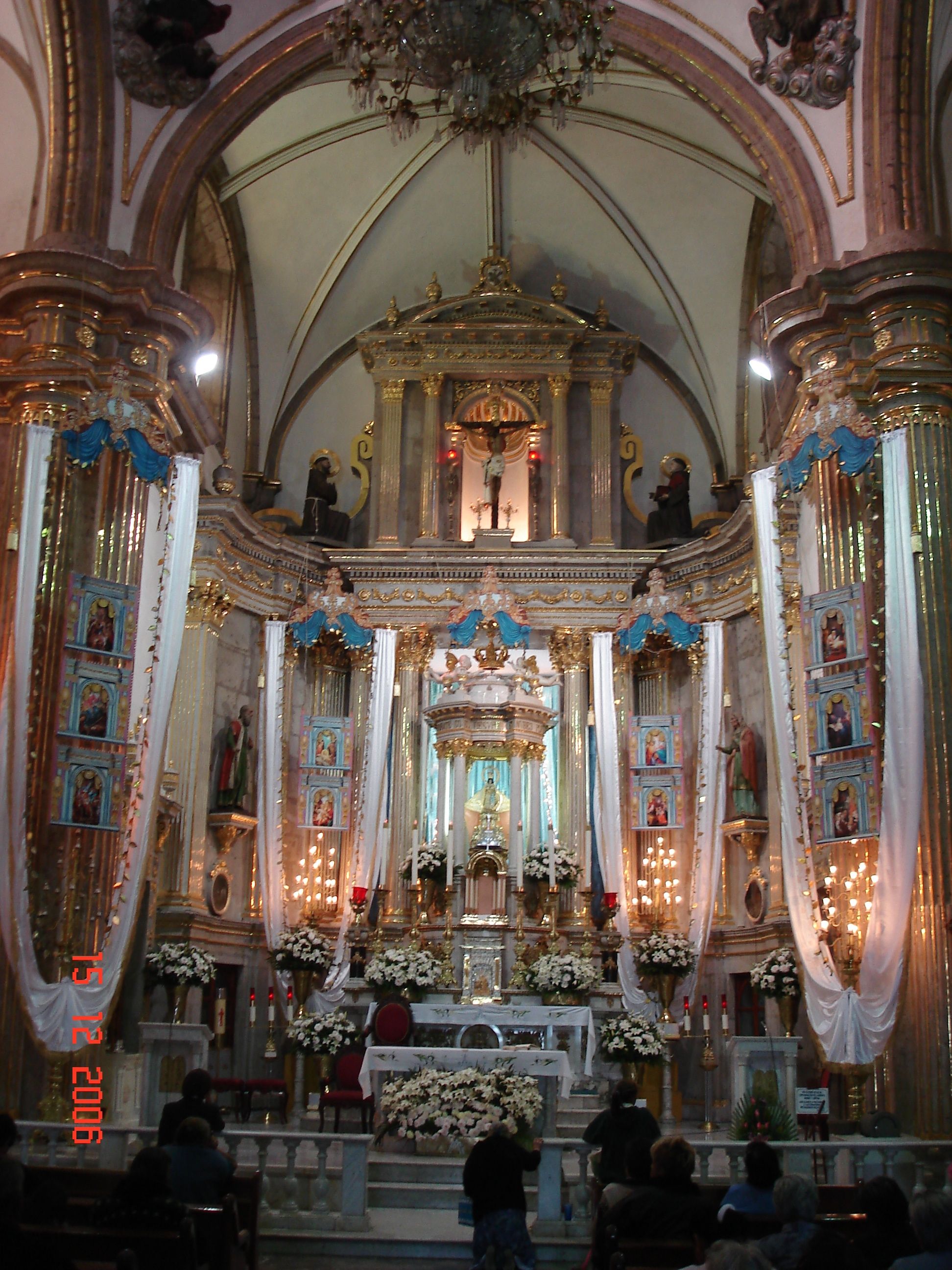 El interior de la catedral de Zapopan el 12 de octubre | Procession ...