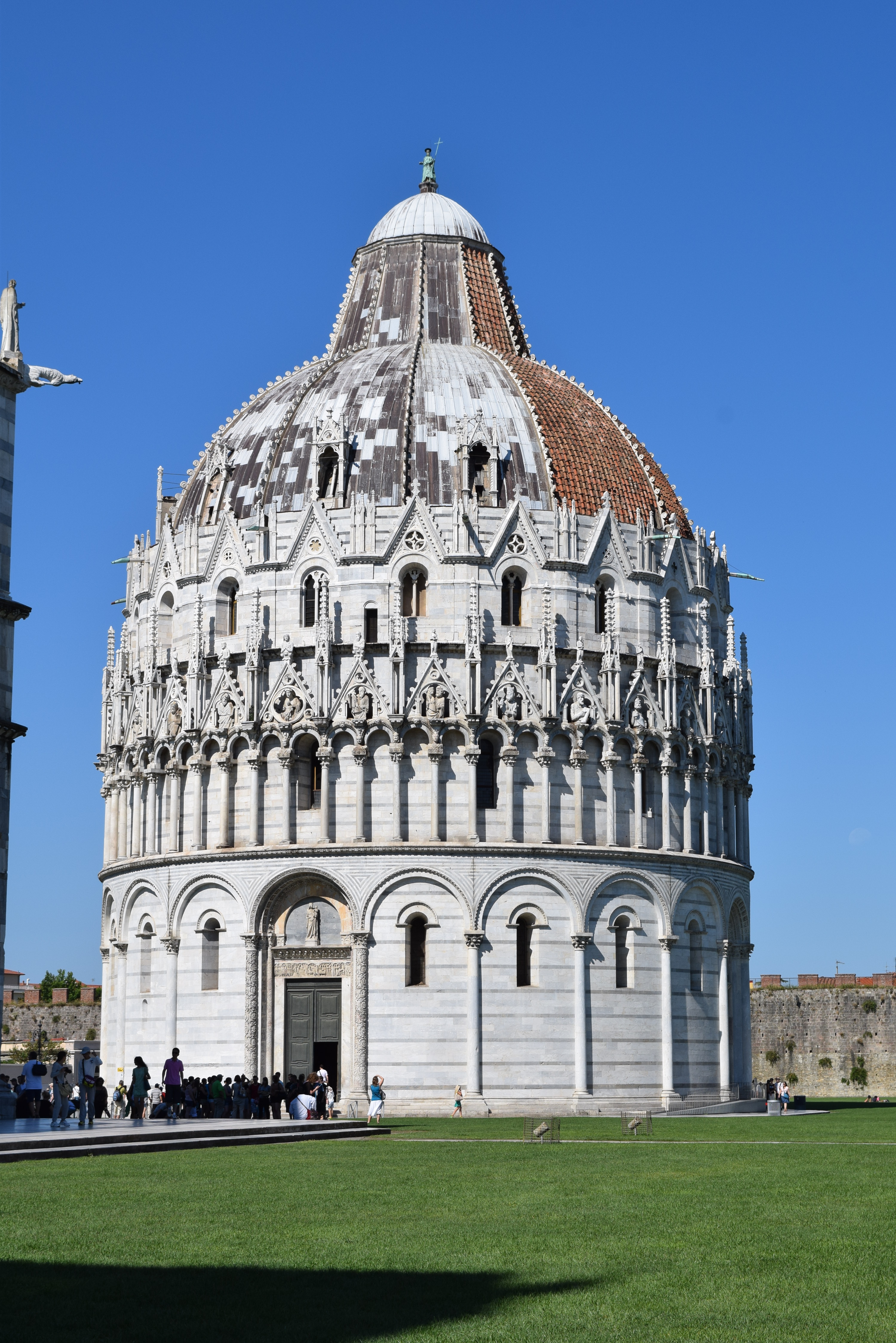 File:Baptisterio de Pisa Italia.JPG - Wikimedia Commons
