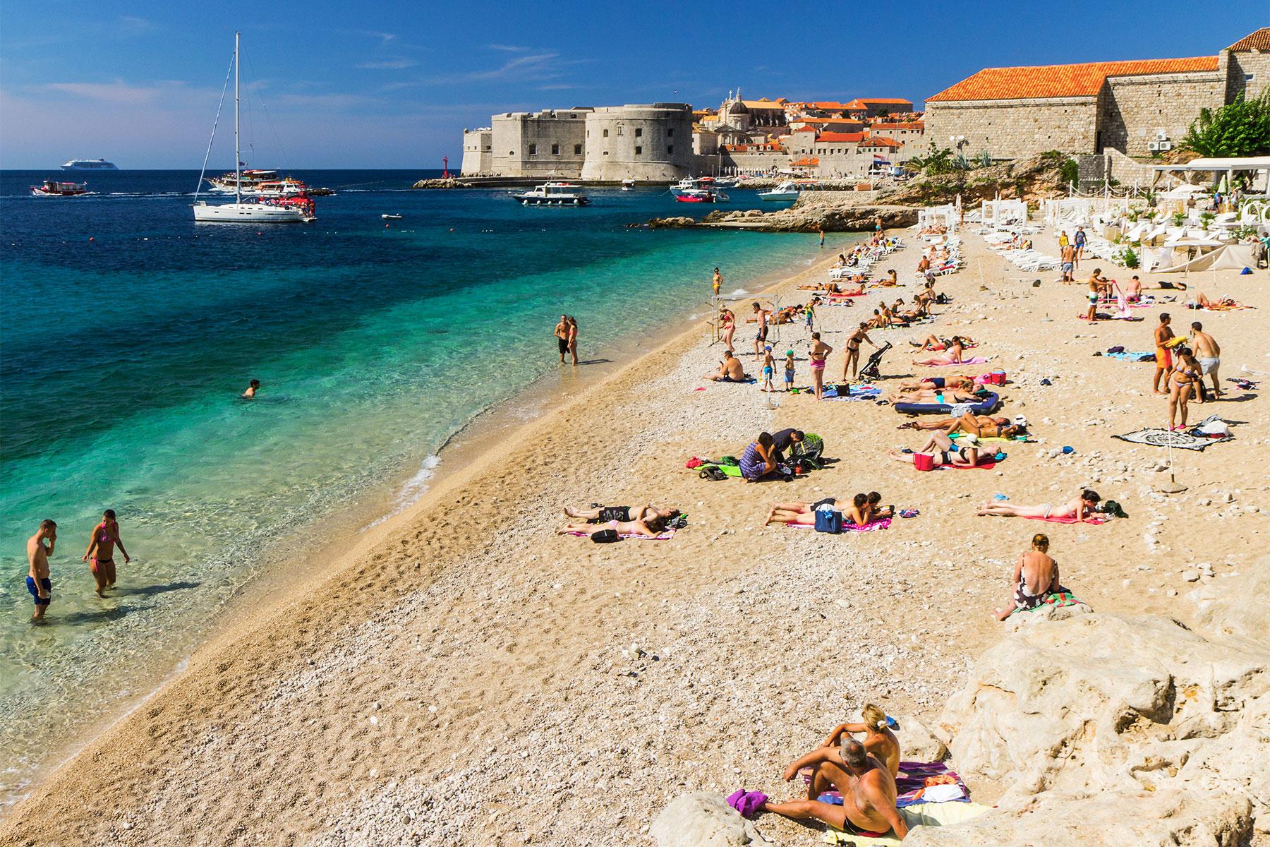 12 Best Cities With Beaches