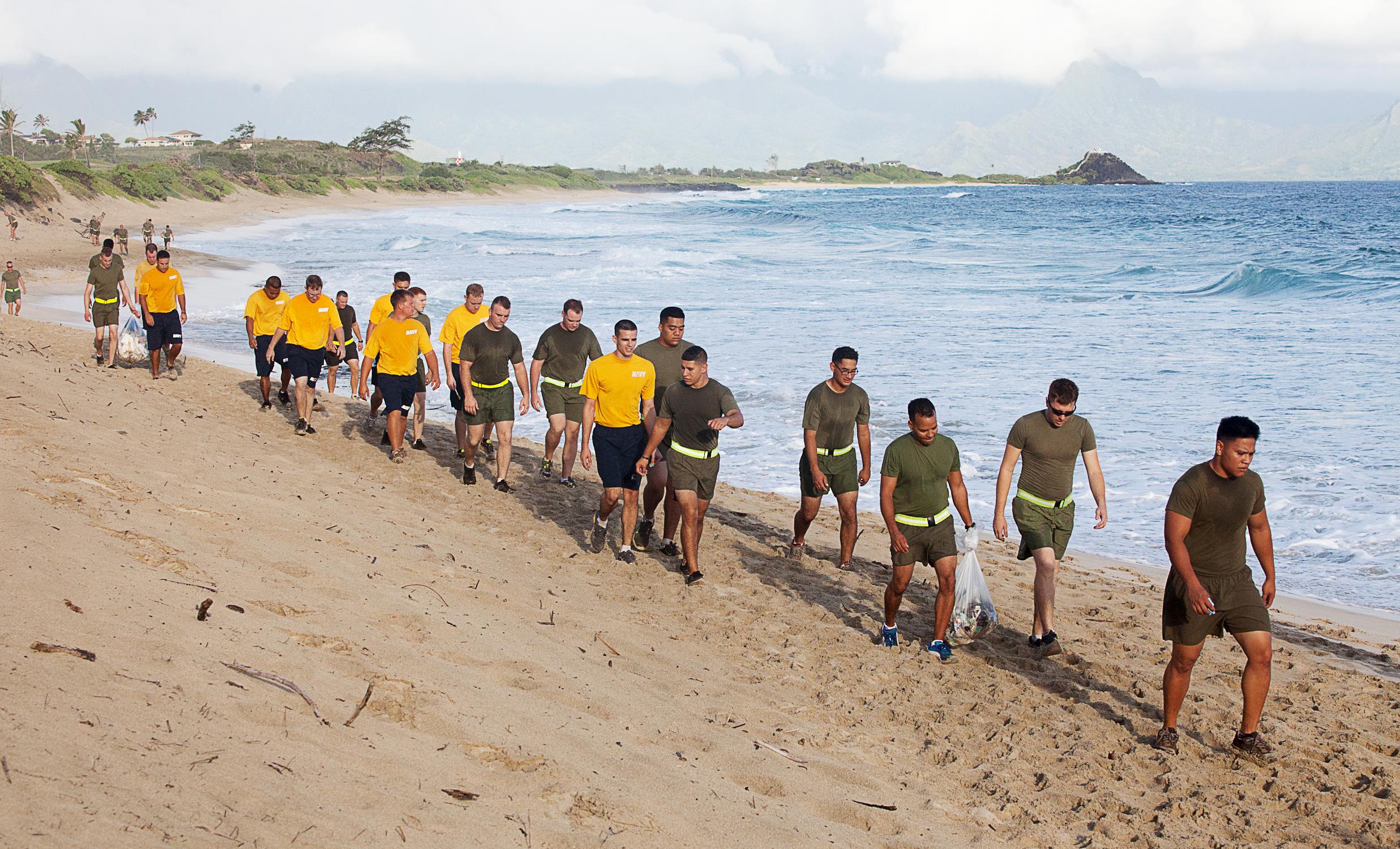 MALS-24 Warriors run for beach beautification > Marine Corps Base ...