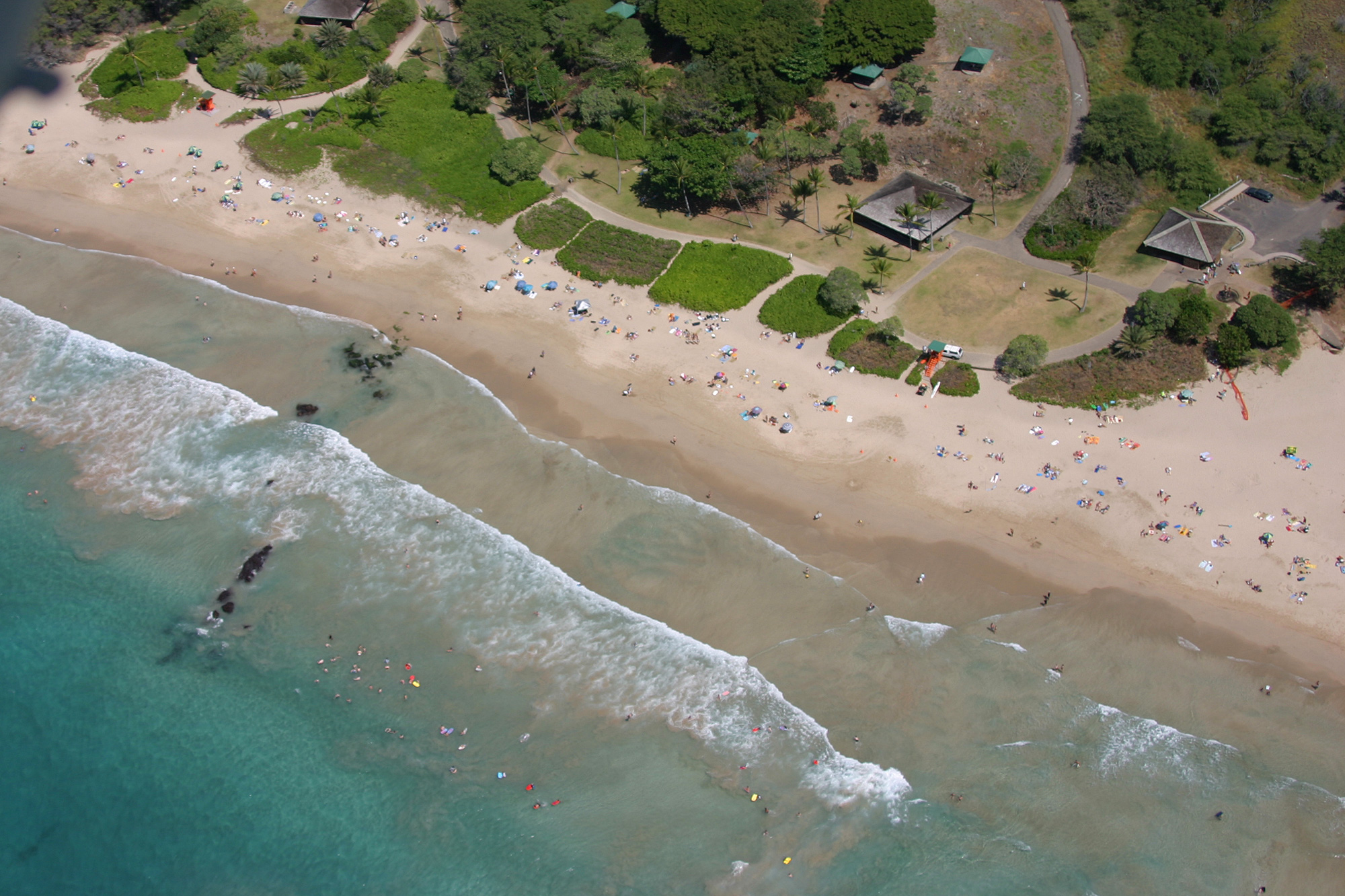 File:Hapuna-beach-aerial.jpg - Wikimedia Commons