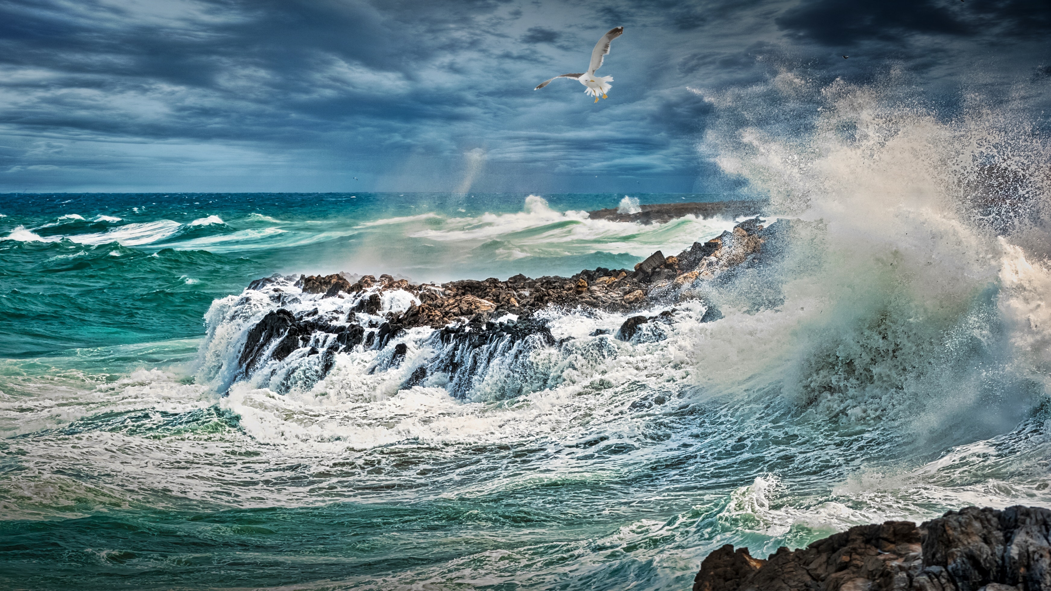 Волны волны плещутся волны песня. Море, волны. Океан волны. Бушующее море. Волны и скалы.