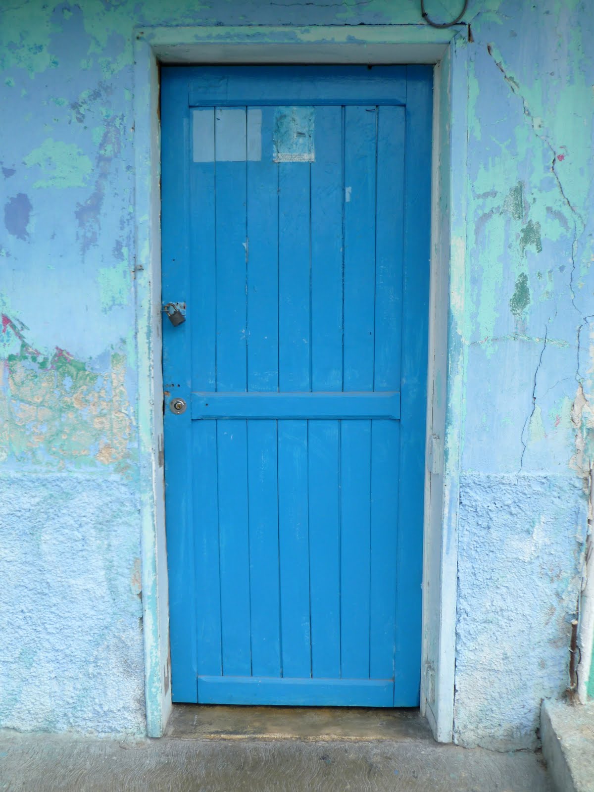 Isla Mujeres Magazine : Door Angst by Becky (Life's A Beach)