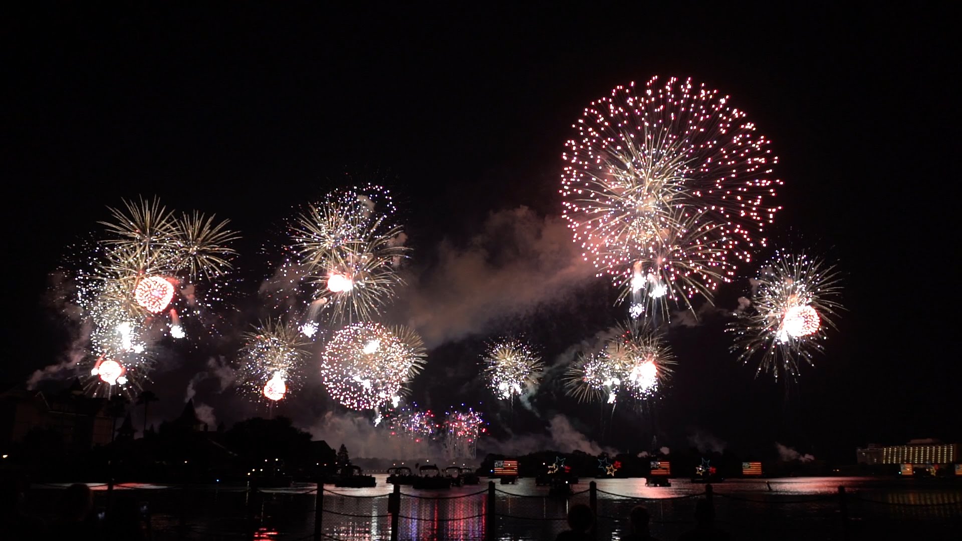 Walt Disney World 4th Of July Fireworks From The Polynesian Beach ...