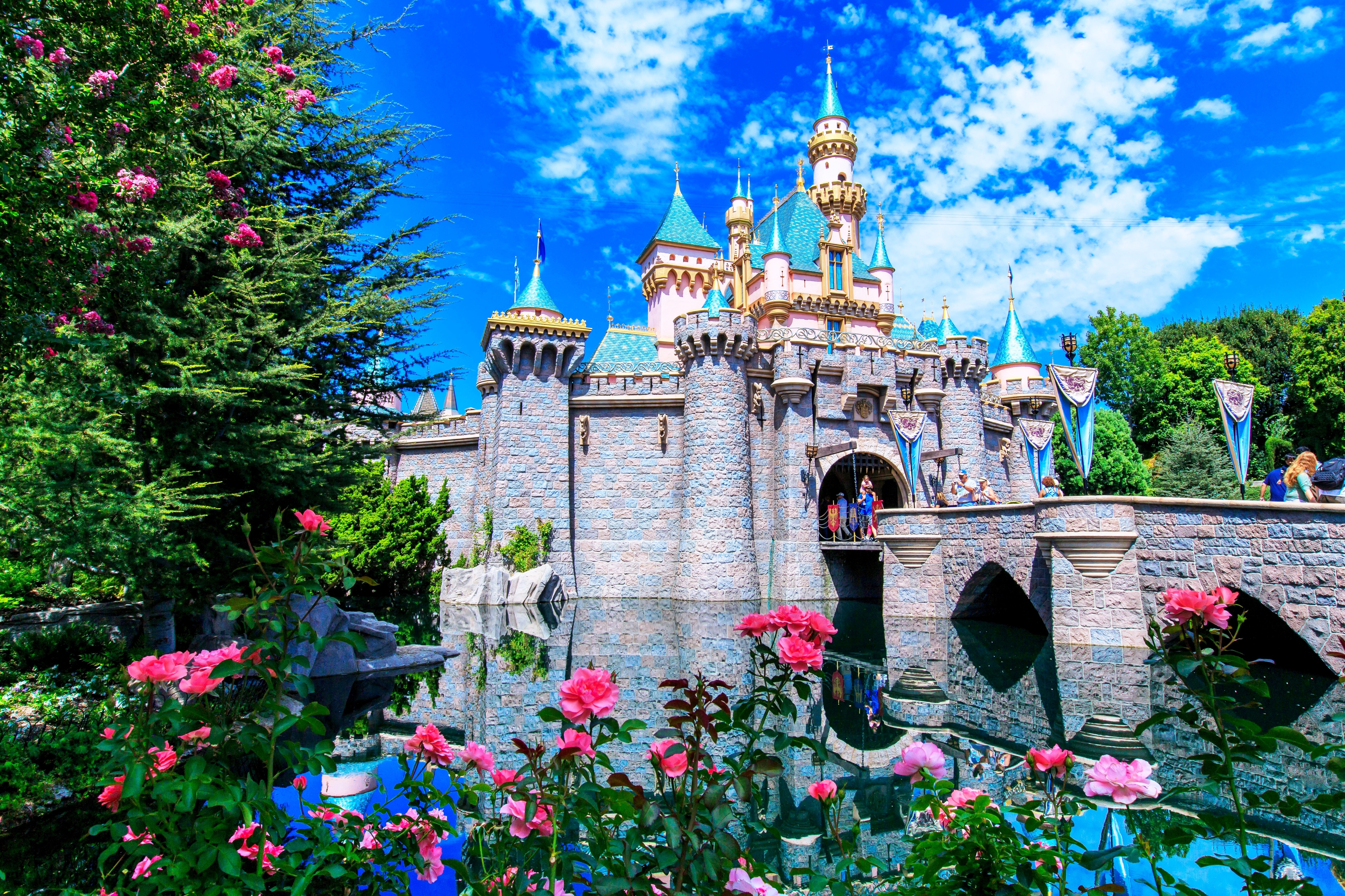Дворец развлечений. Замок Диснейленд Калифорния. Sleeping Beauty Castle Диснейленд. Диснейленд (Анахайм). Замок Диснейленд (Анахайм).