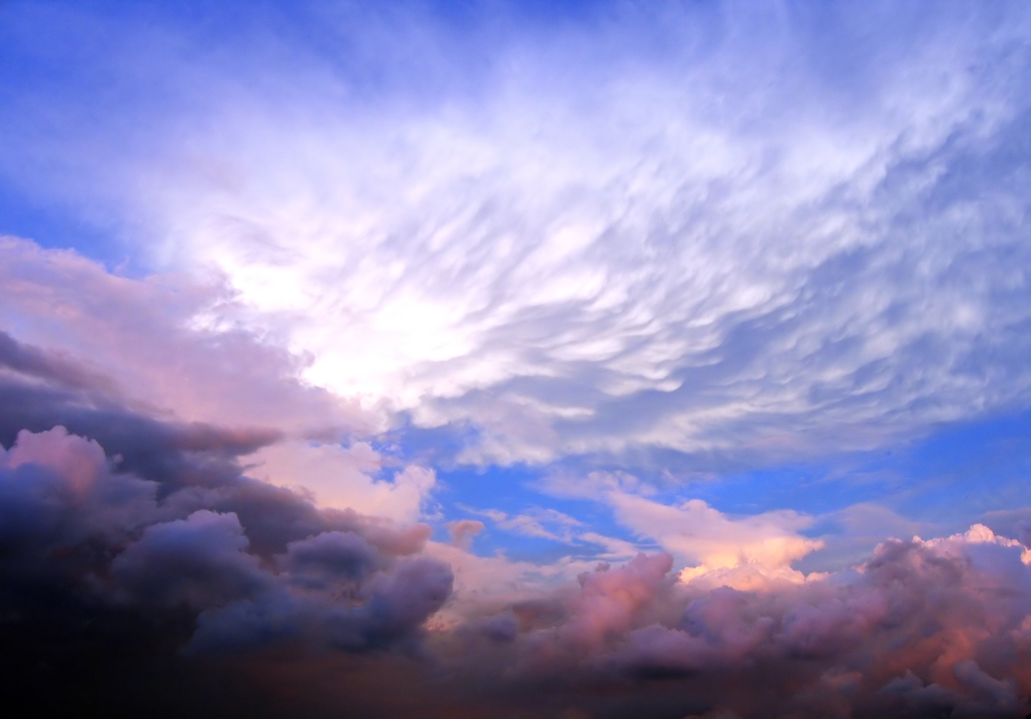 Beautiful sky and cloud formation photo