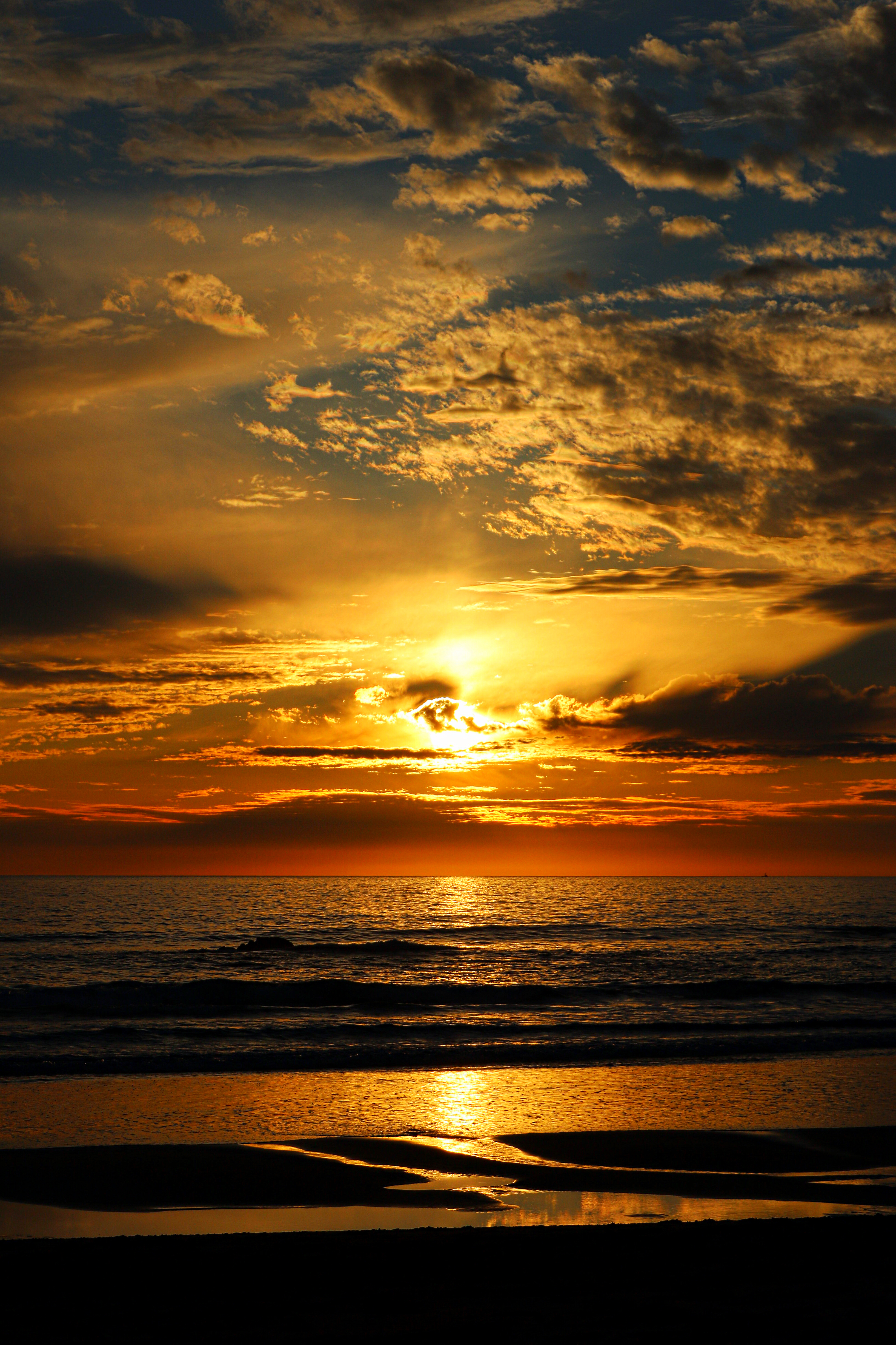 A beautiful sunset at Cooks Beach. – Mendonoma Sightings