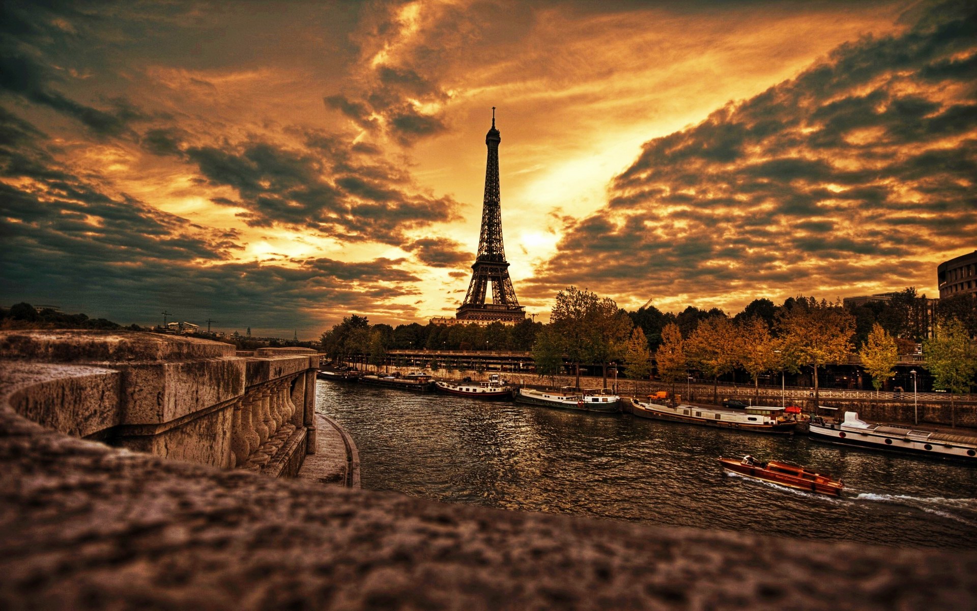 Beautiful view of Eiffel Tower - Imgur