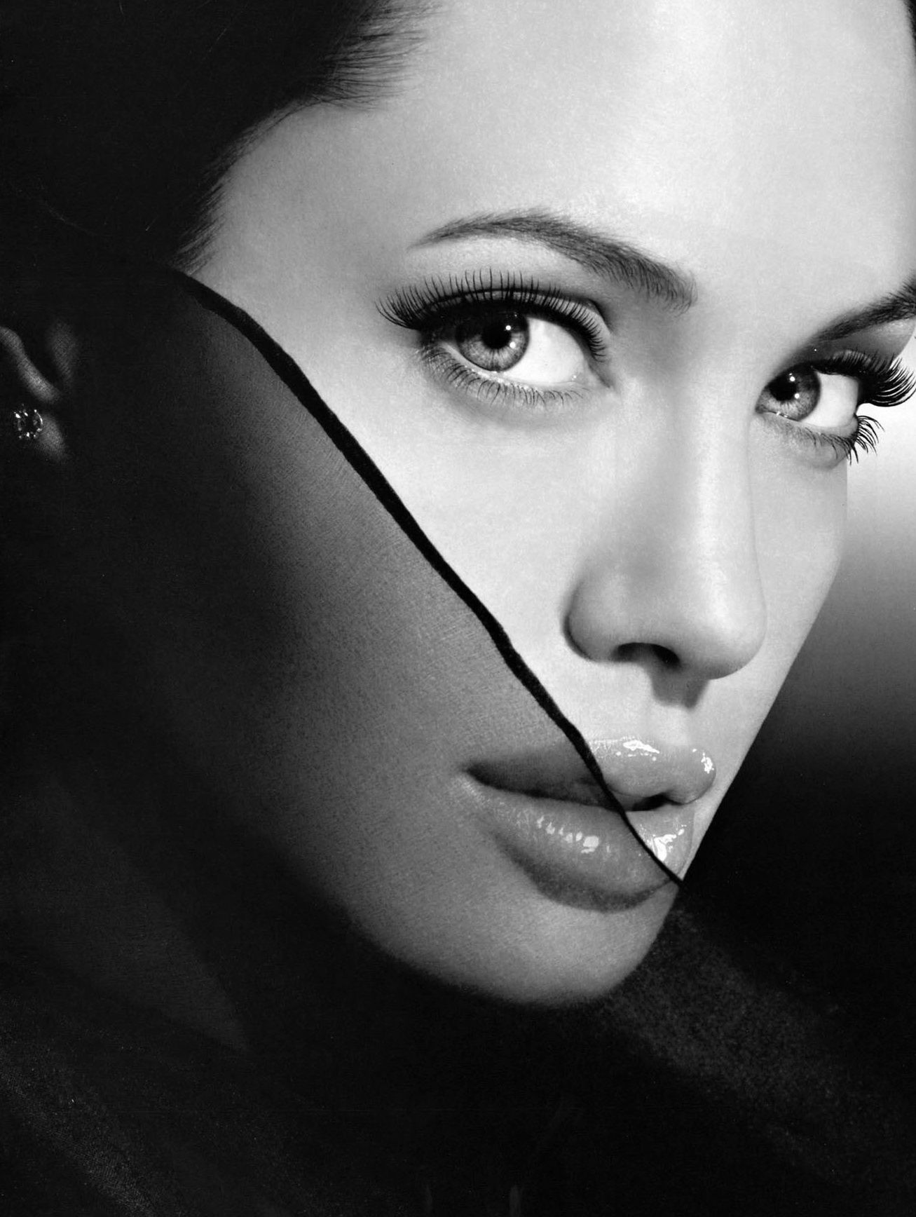 Angelina Jolie | beauty in black & white | Pinterest | Angelina ...