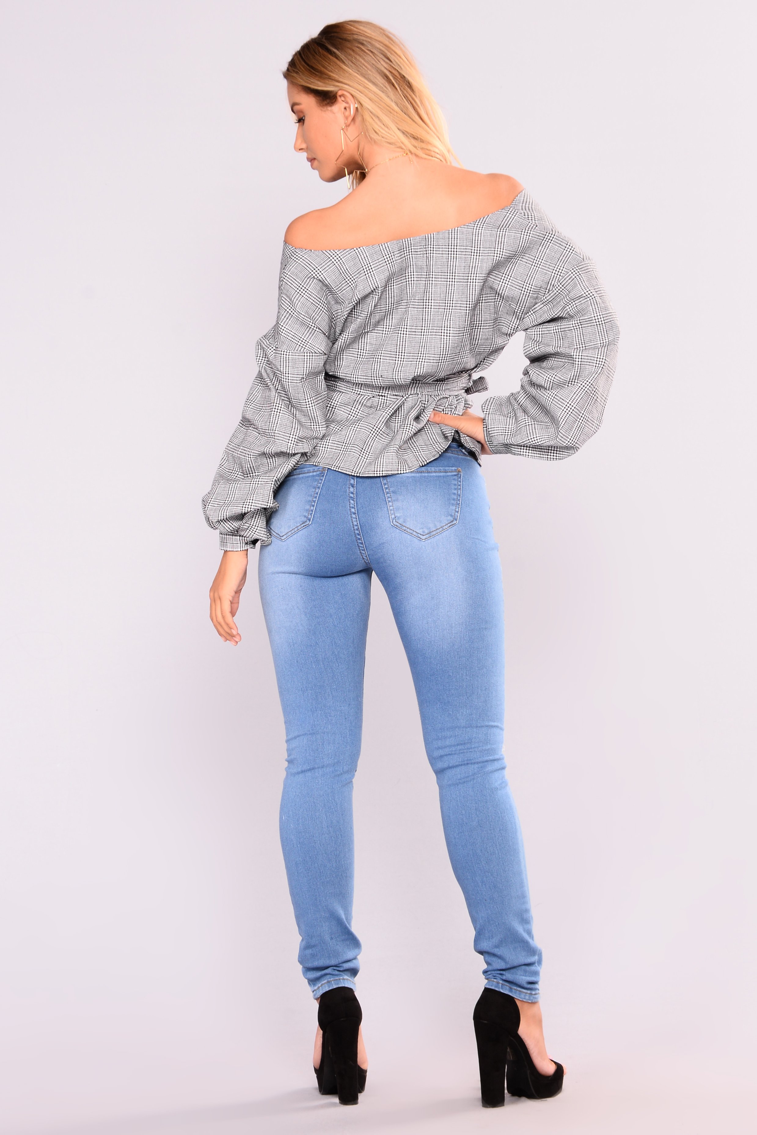 Beauty In Everything Skinny Jeans - Light Blue Wash