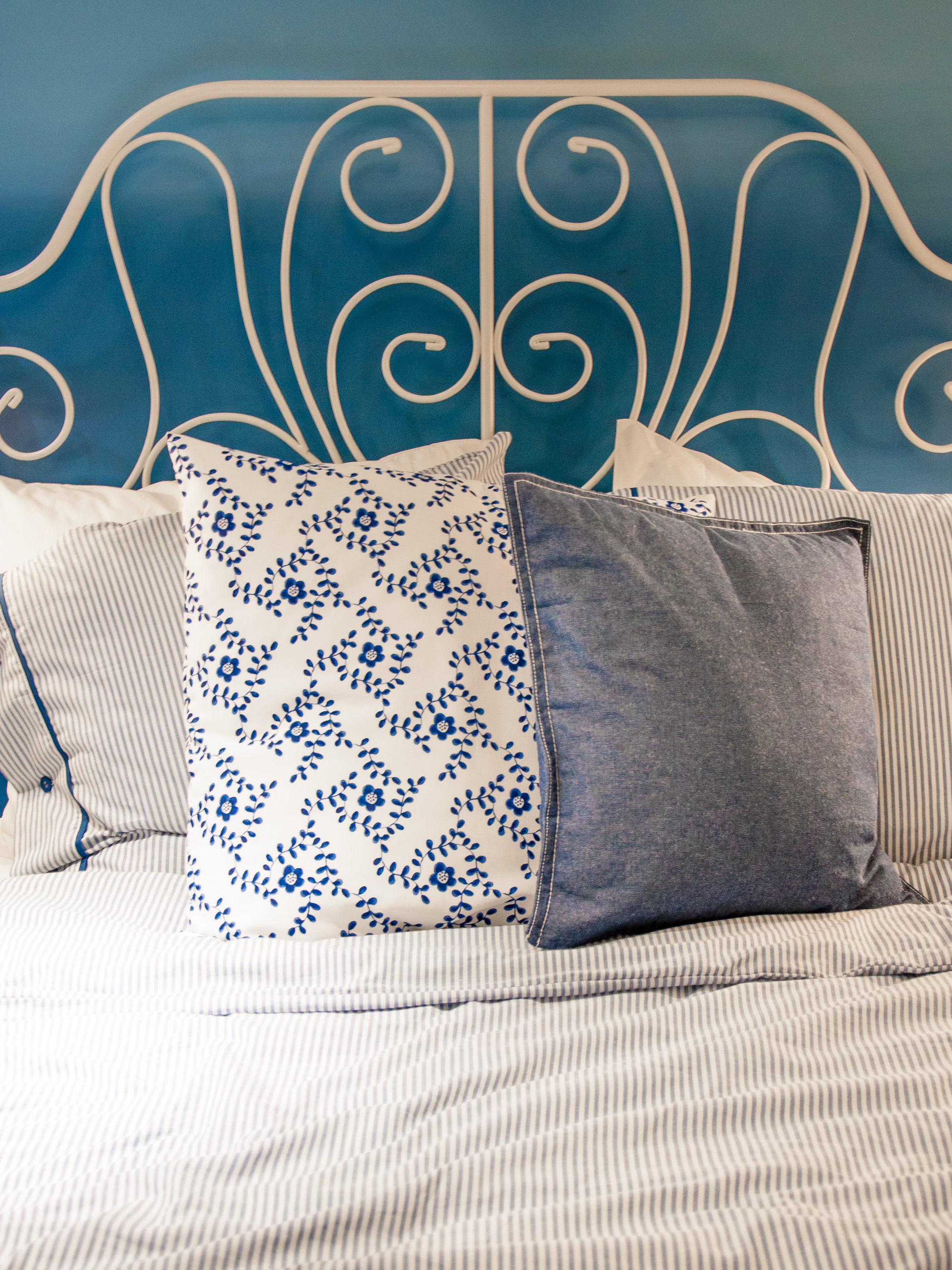 bed with blue linen in the bedroom, Home, Room, Pillow, Nobody, HQ Photo