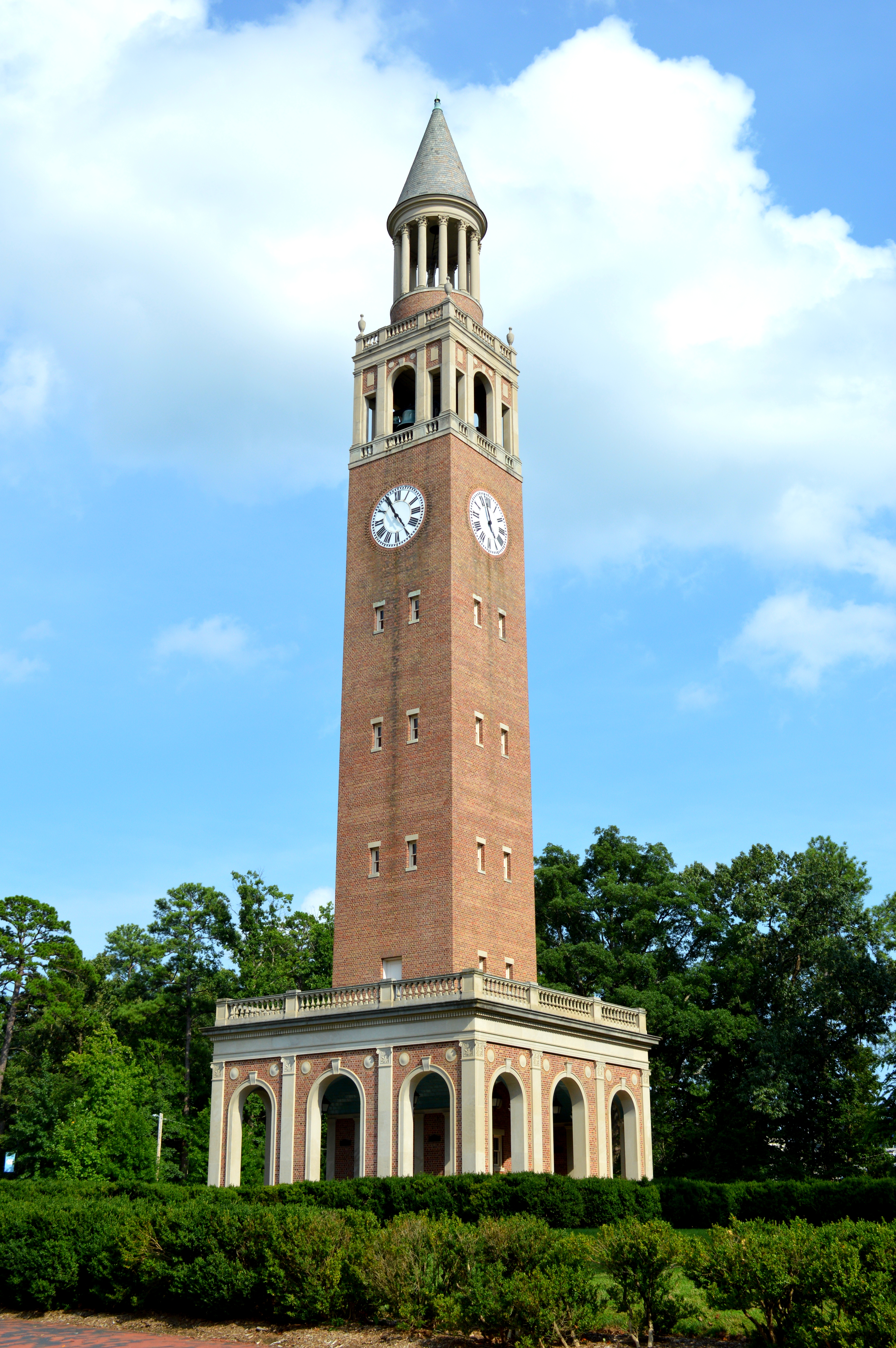 File:The Morehead-Patterson Bell Tower.JPG - Wikimedia Commons