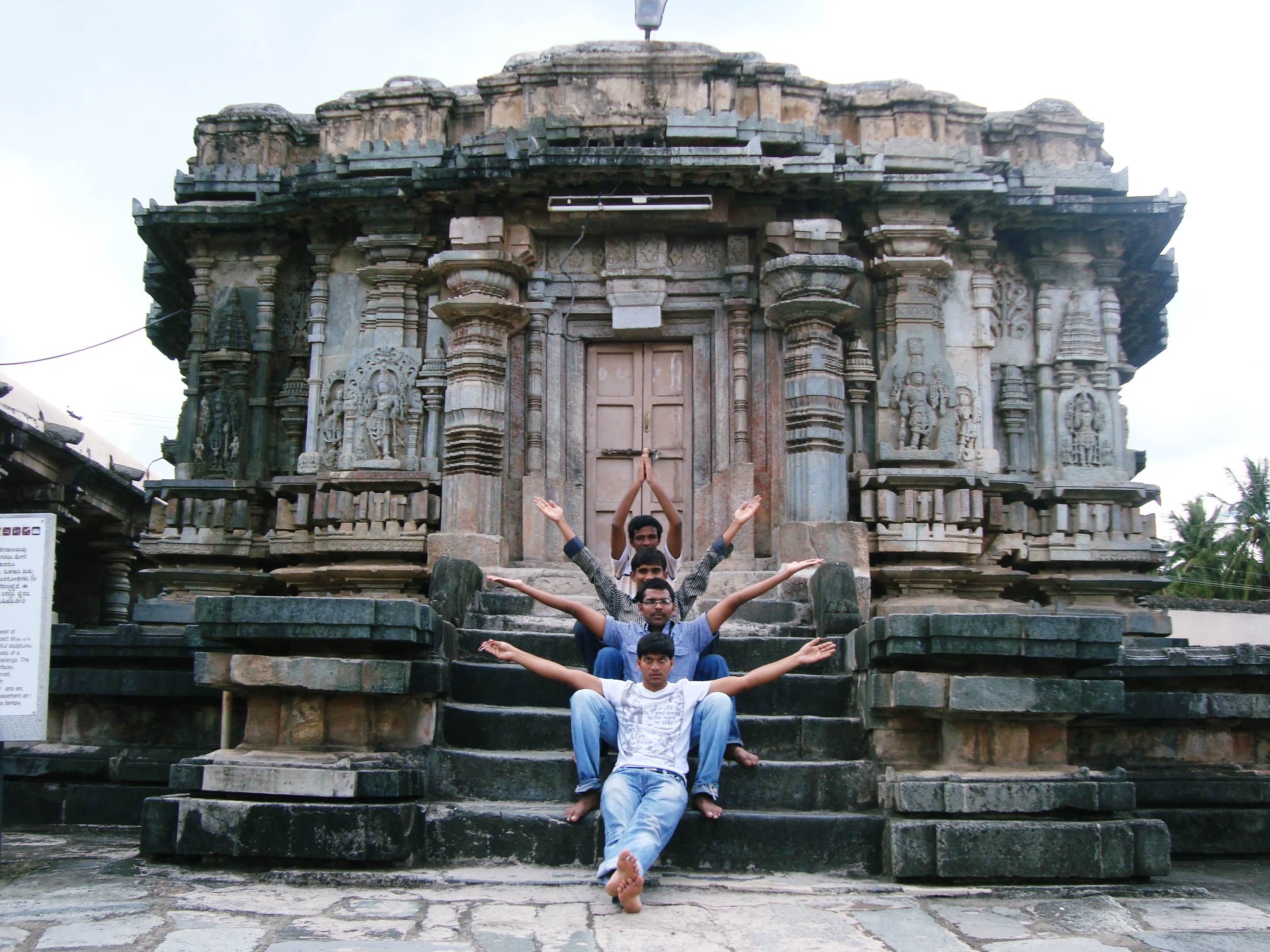 Belur temple Hoysala architecture - Images WorthvieW