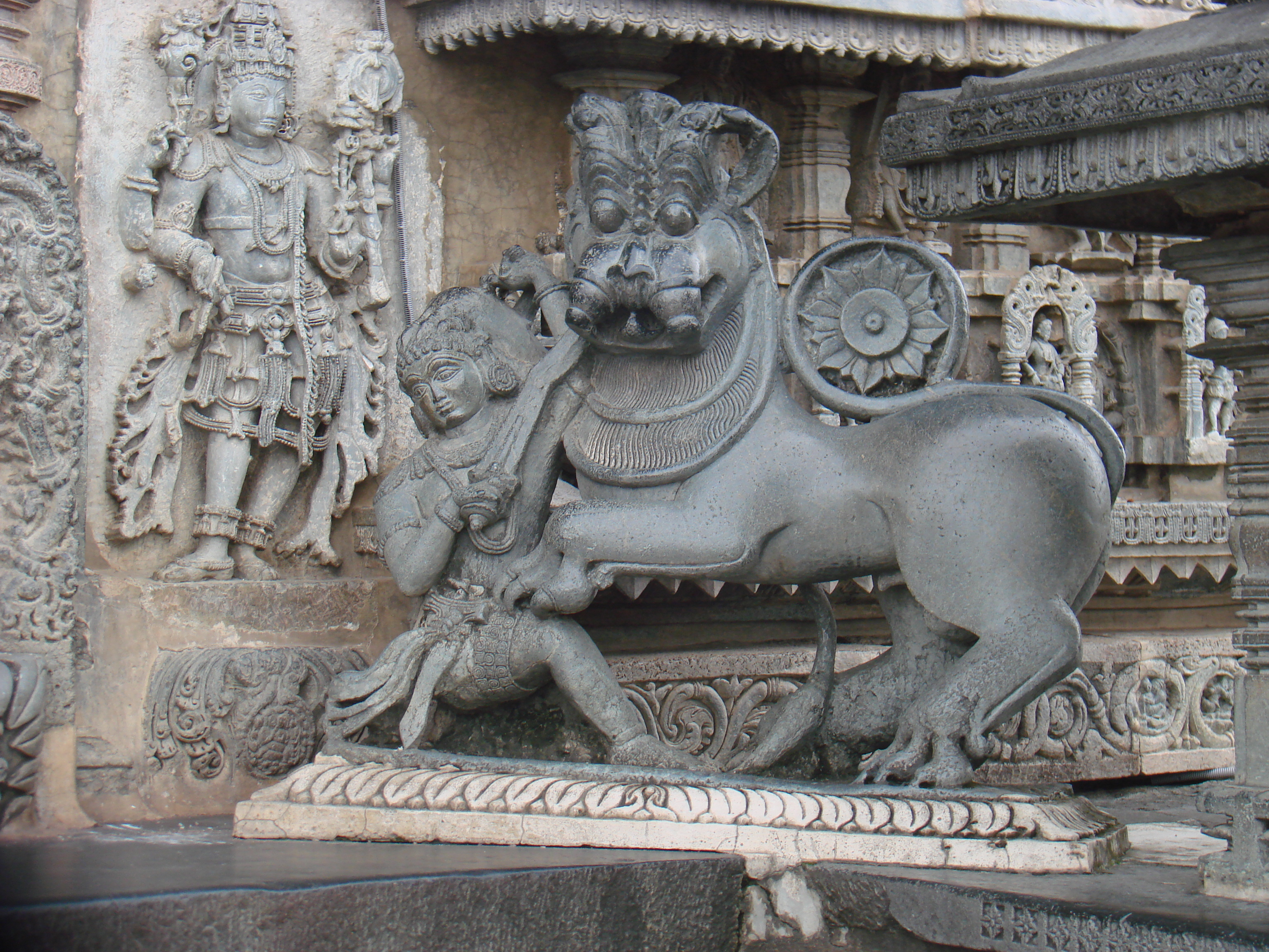 HERITAGE MONUMENTS AT BELUR | Aekayana