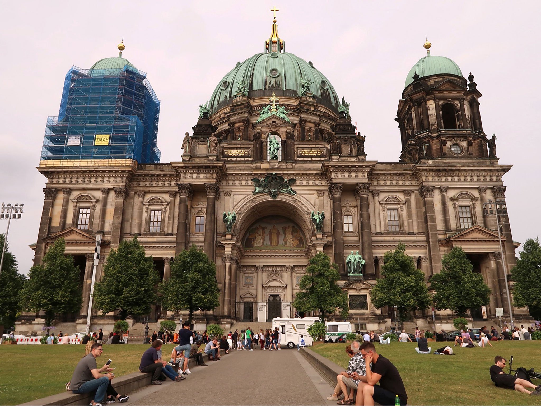 German police shoot a man in Berlin Cathedral and cordon off area ...