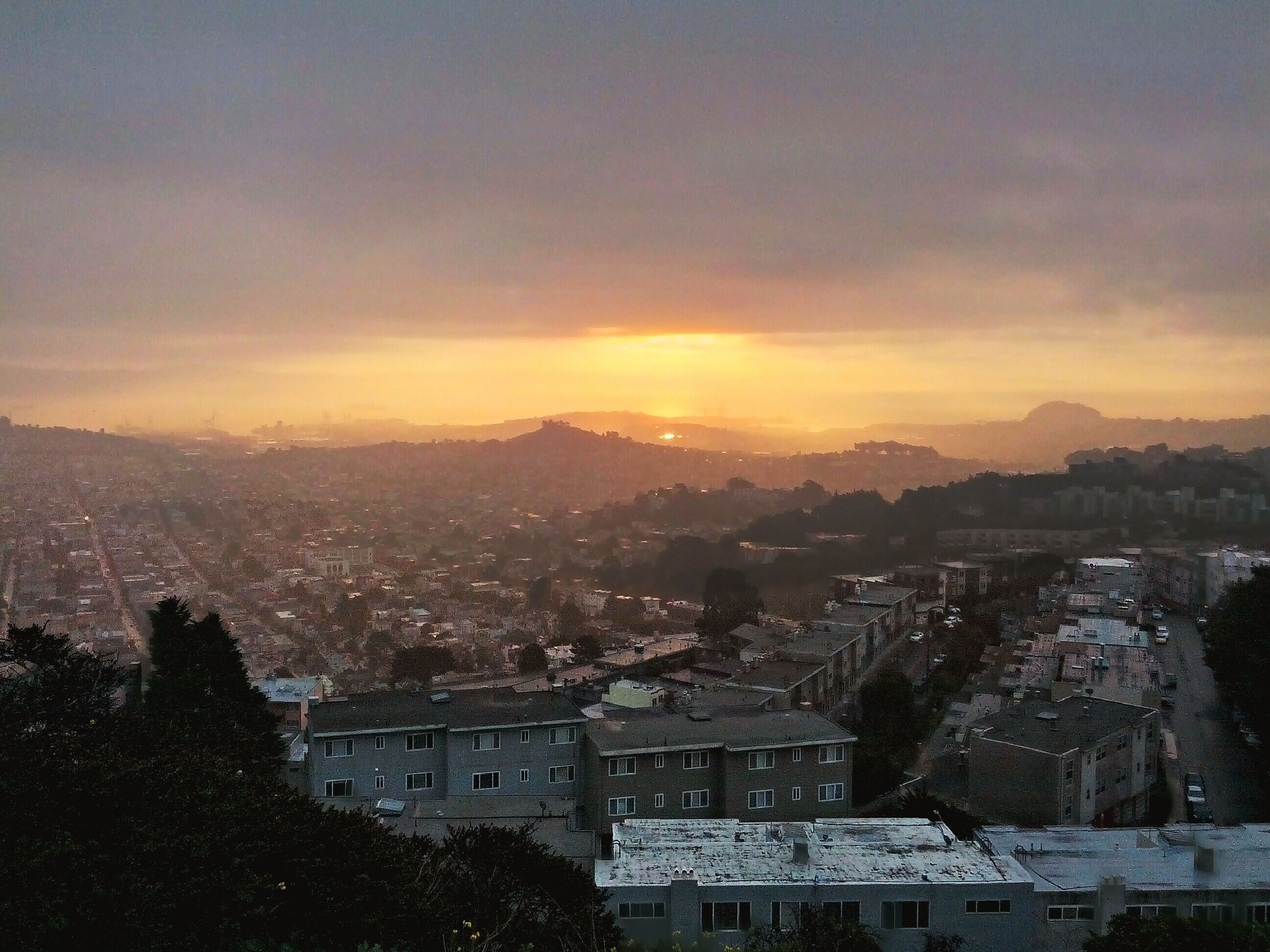 Watch the sunrise from Bernal Hill | San Francisco - To Do ...