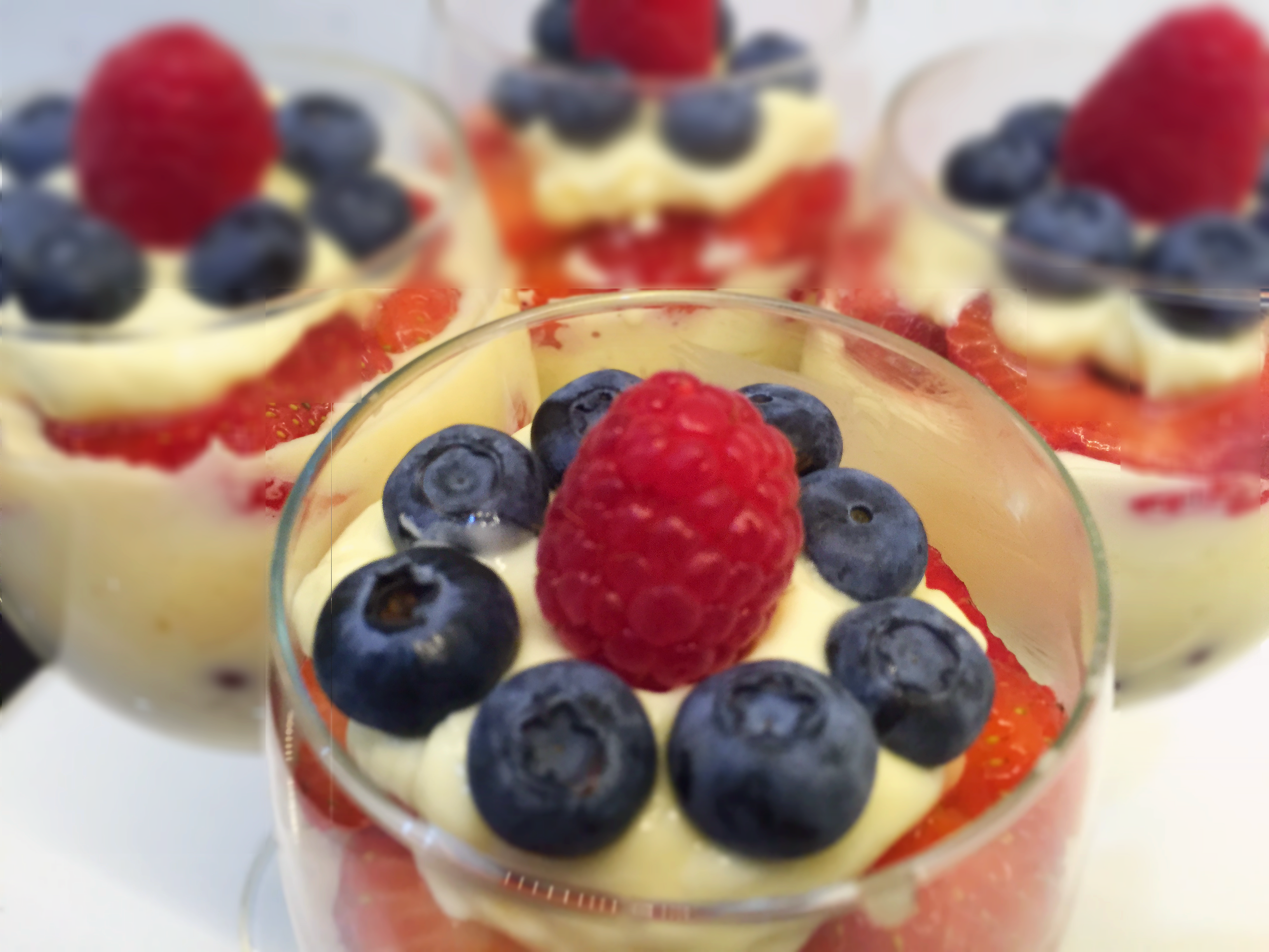 Inspiration Monday: 10 Easy Things to Do With Berries | The Party ...