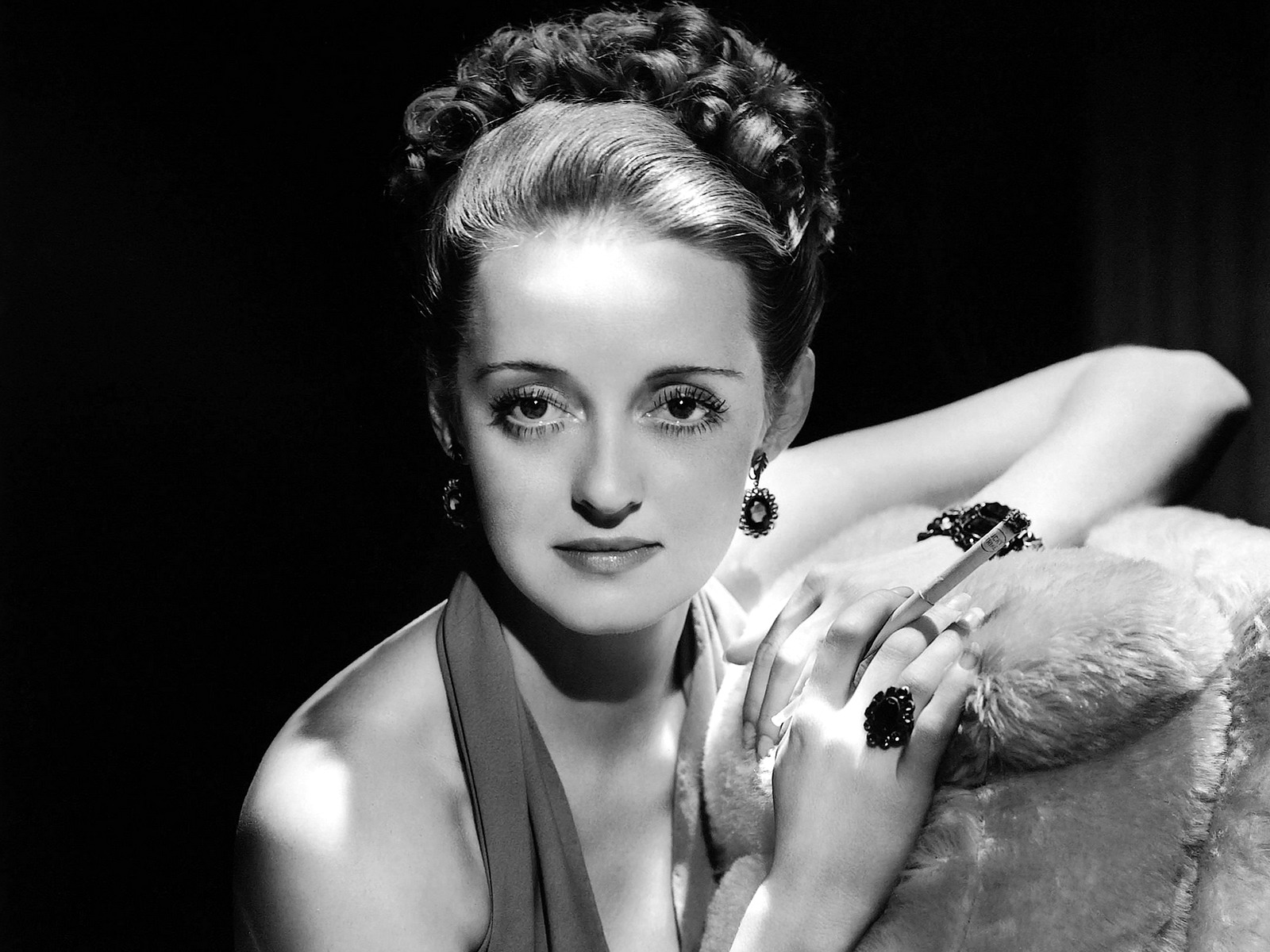 Bette Davis: The Hollywood ***** (SHE seduced her leading men and ...