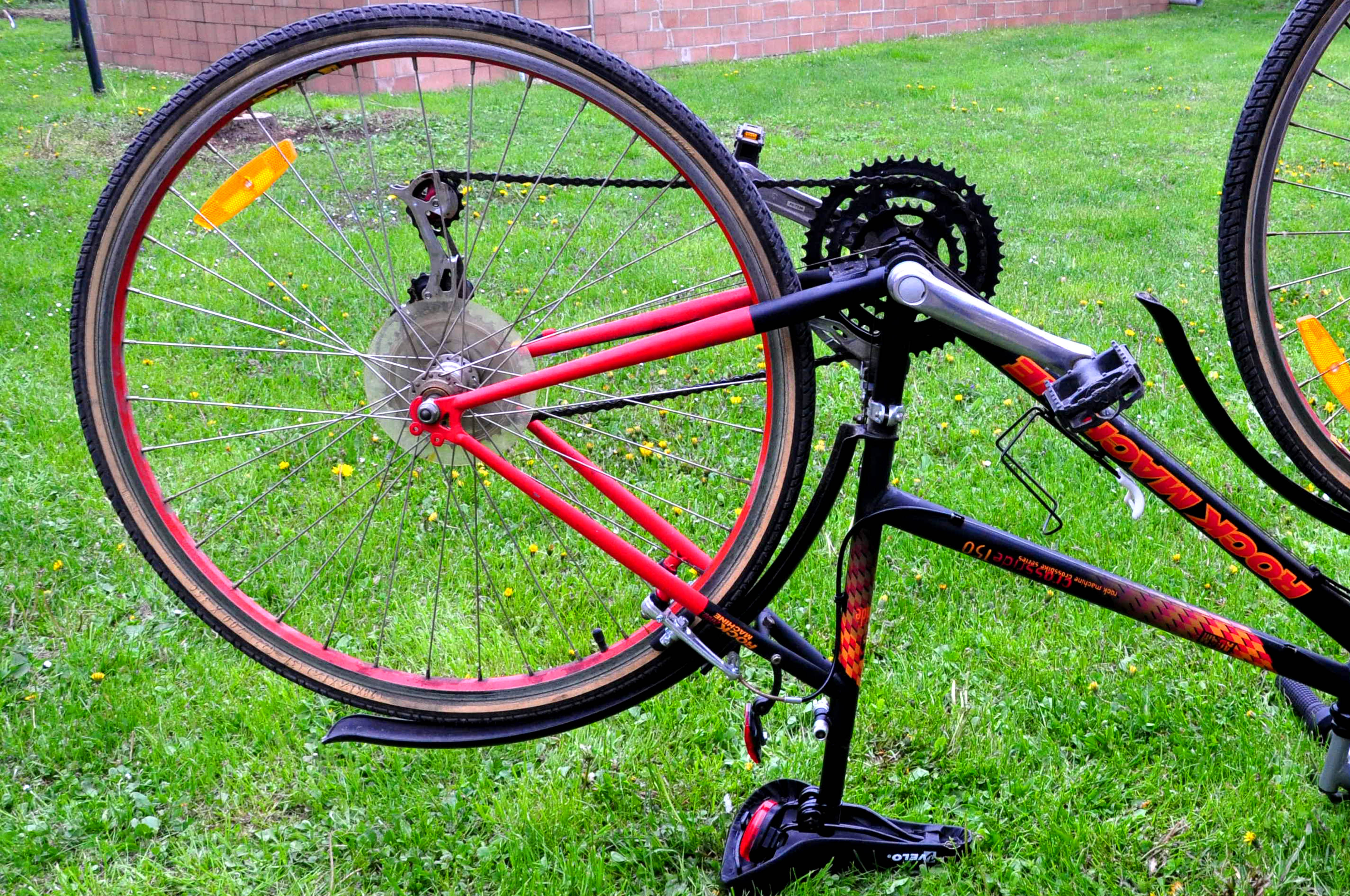 How to Fix a Bicycle Wheel: 14 Steps (with Pictures) - wikiHow