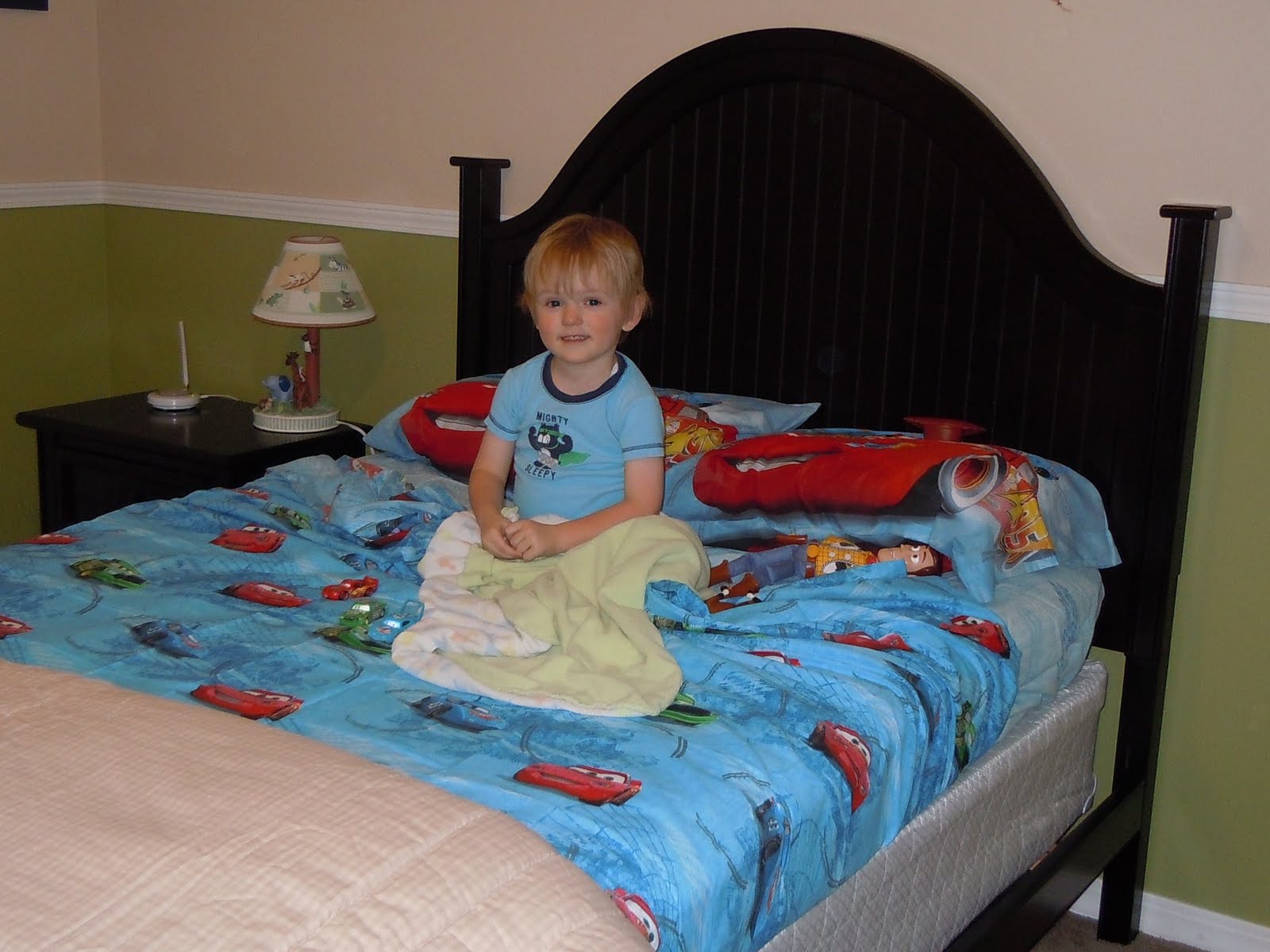 The Salisbury Family: Hunter's Big Boy Bed