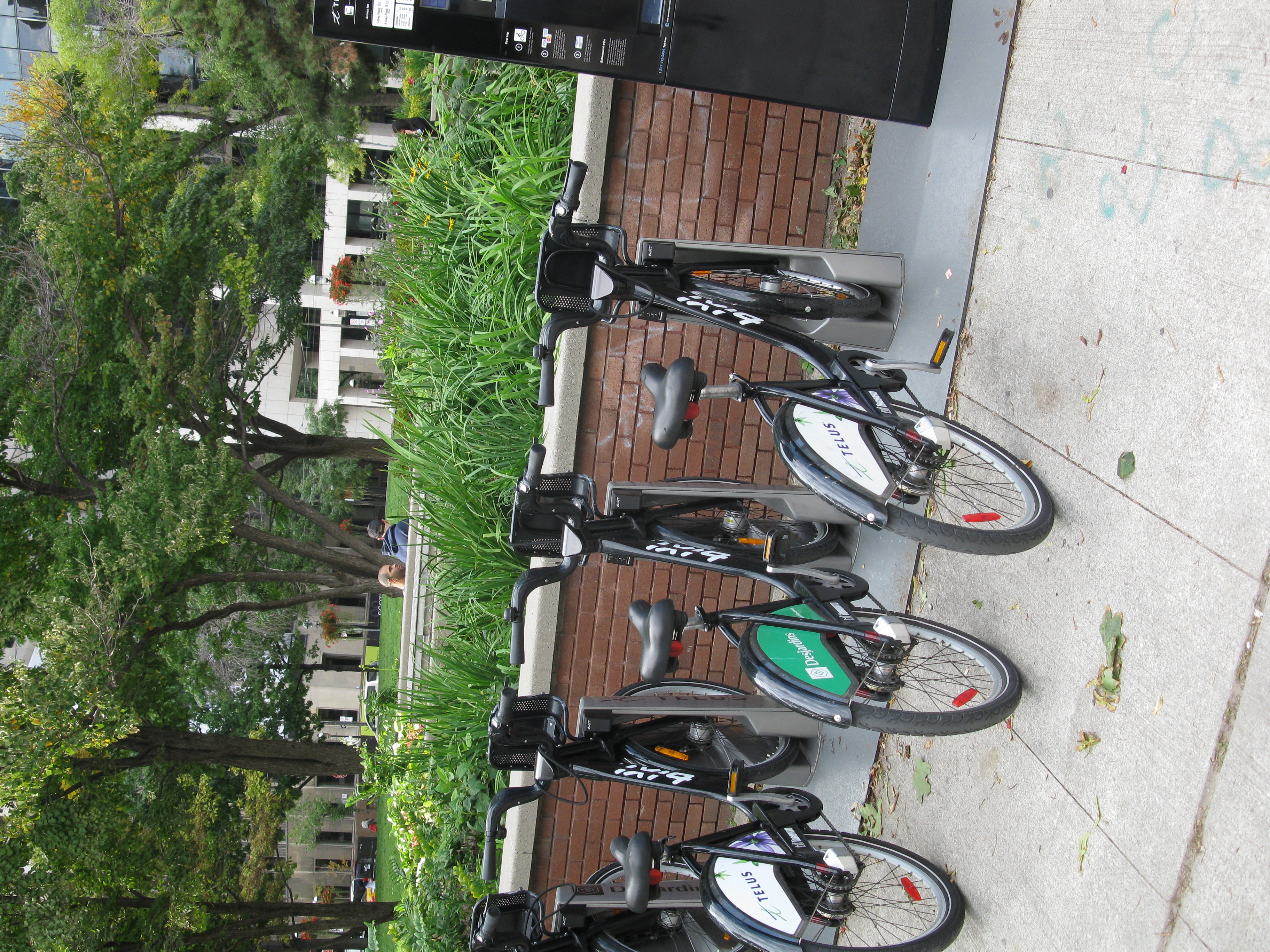 Bixi bike kiosk, berczy park -e.jpg photo